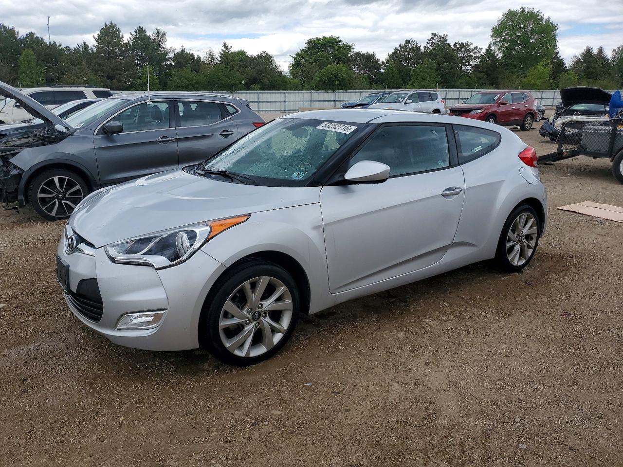 2017 Hyundai Veloster Base Silver vin: KMHTC6AD2HU306092