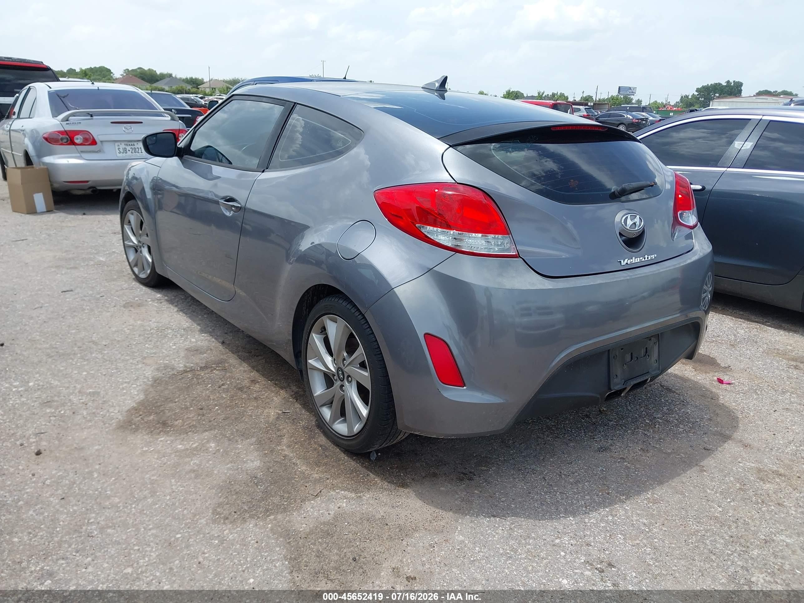 2017 Hyundai Veloster   Серый vin: KMHTC6AD2HU308540