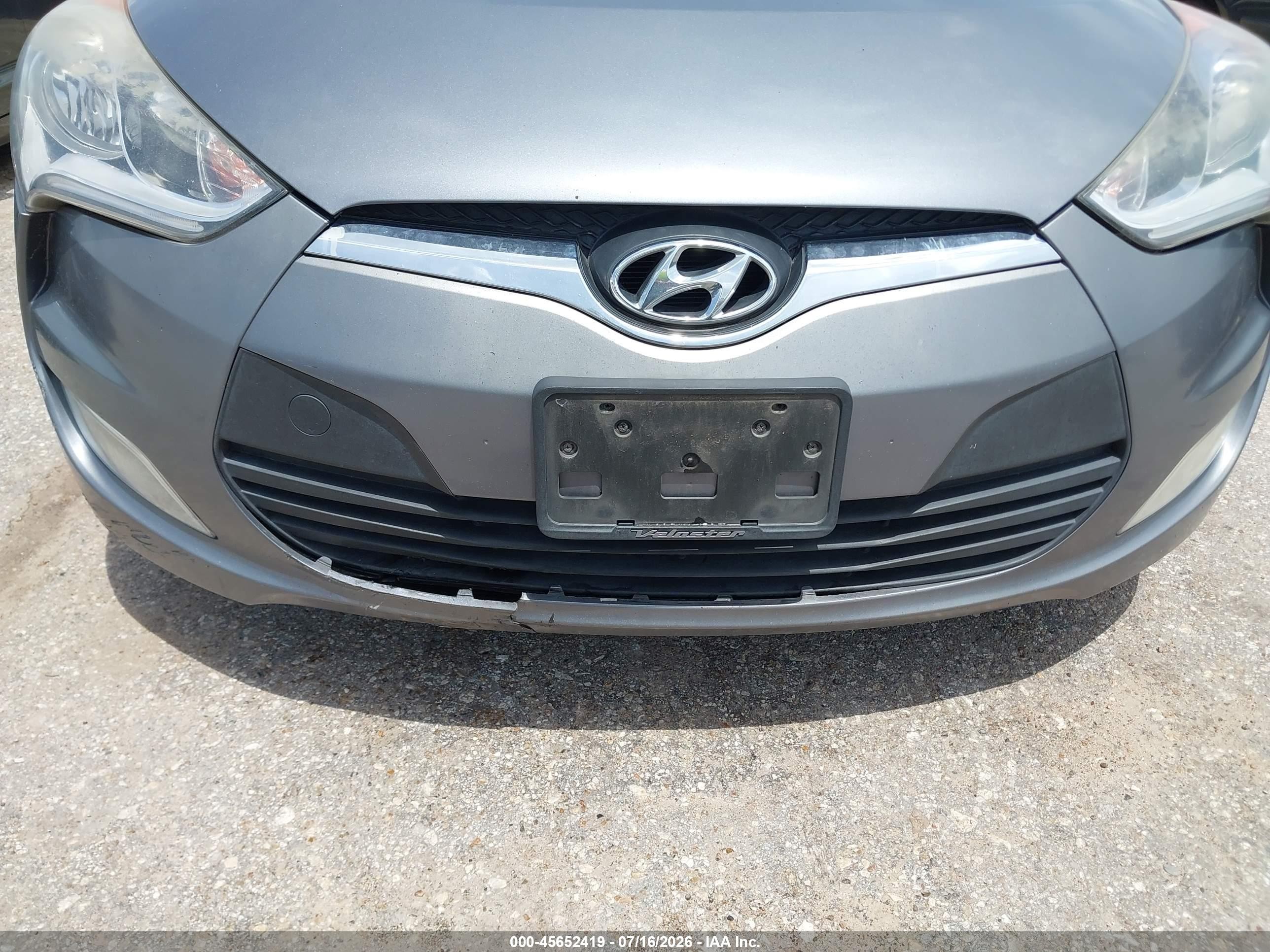 2017 Hyundai Veloster   Gray vin: KMHTC6AD2HU308540