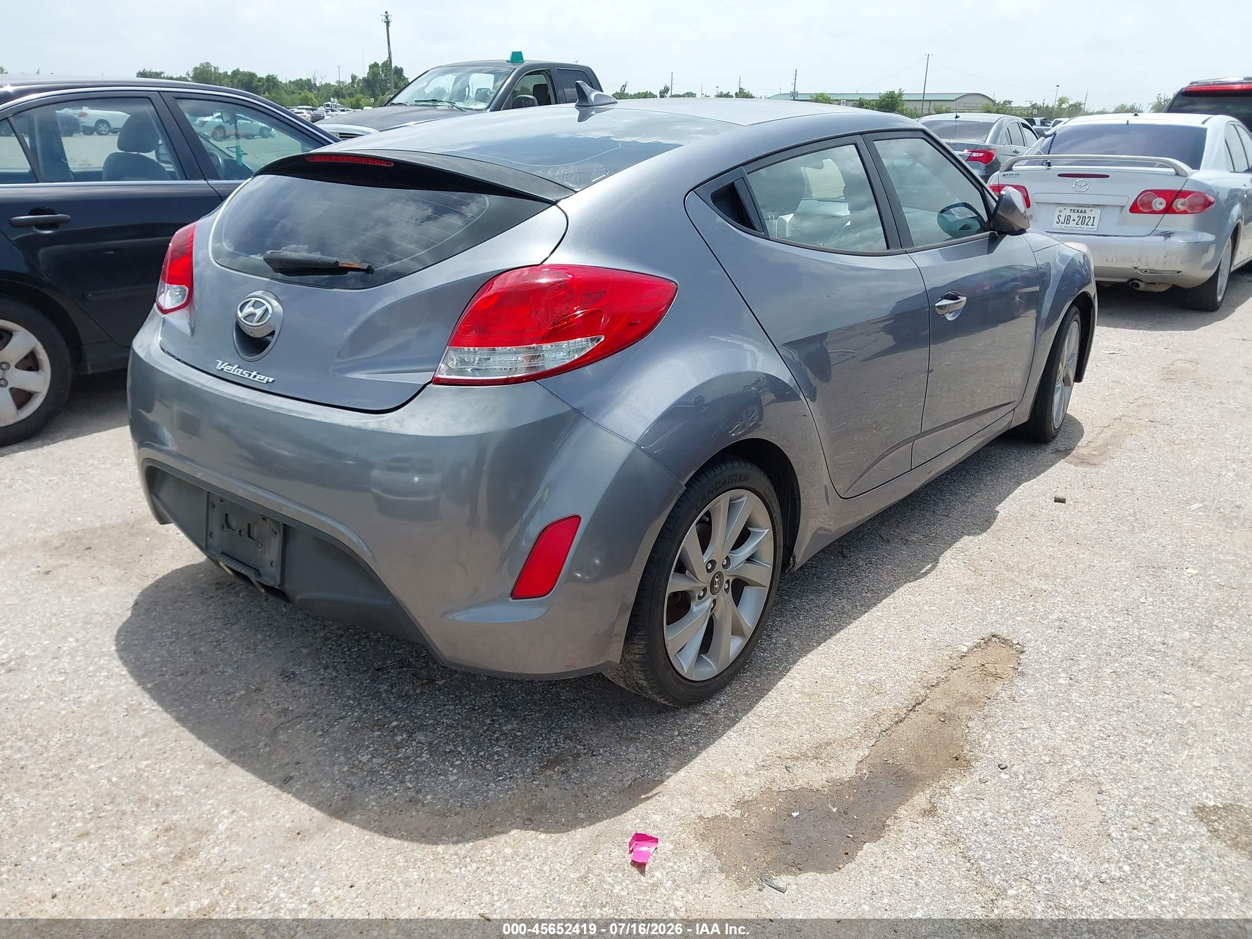 2017 Hyundai Veloster   Gray vin: KMHTC6AD2HU308540