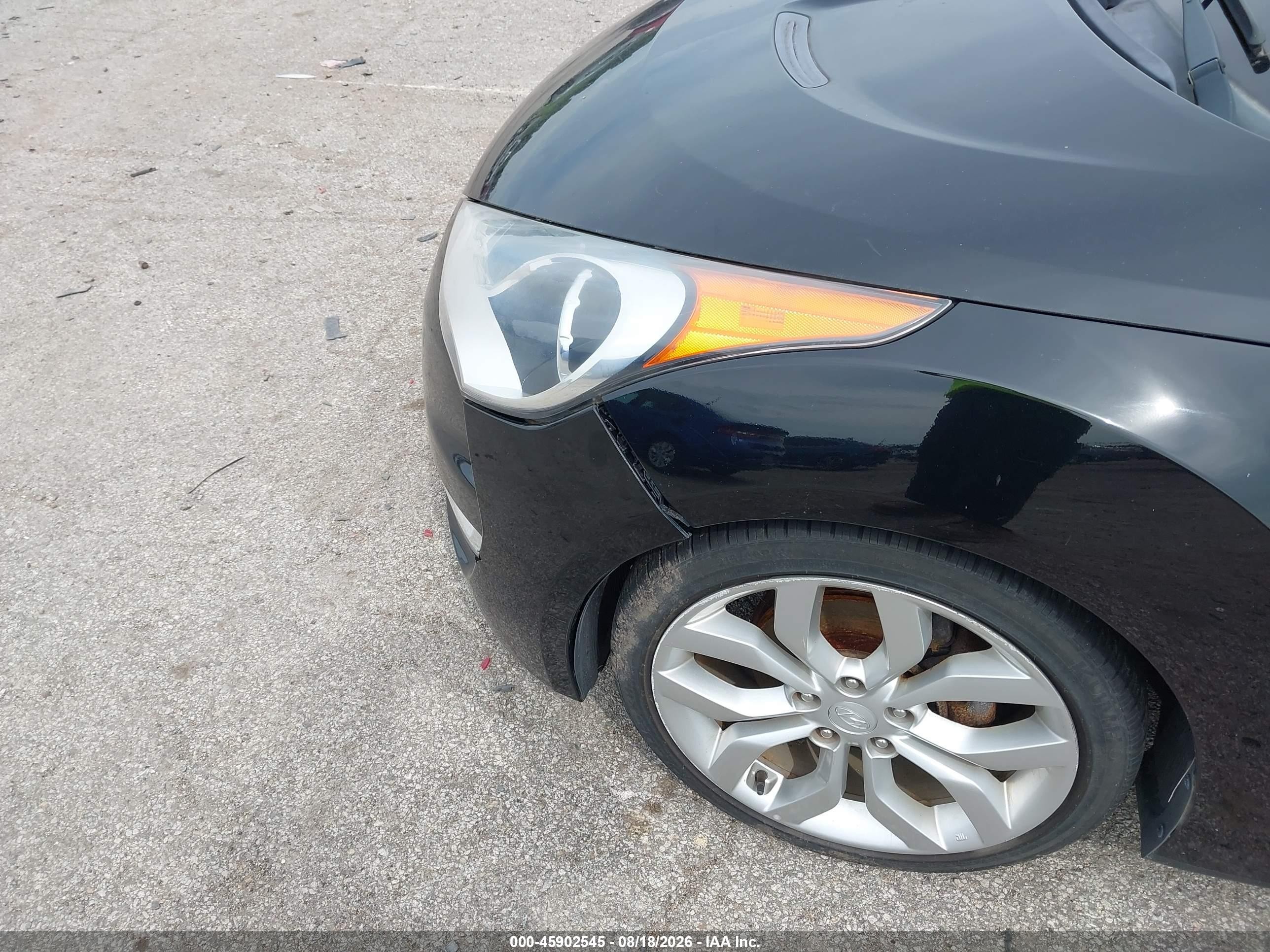 2012 Hyundai Veloster Base W/red/black Black vin: KMHTC6AD3CU052482