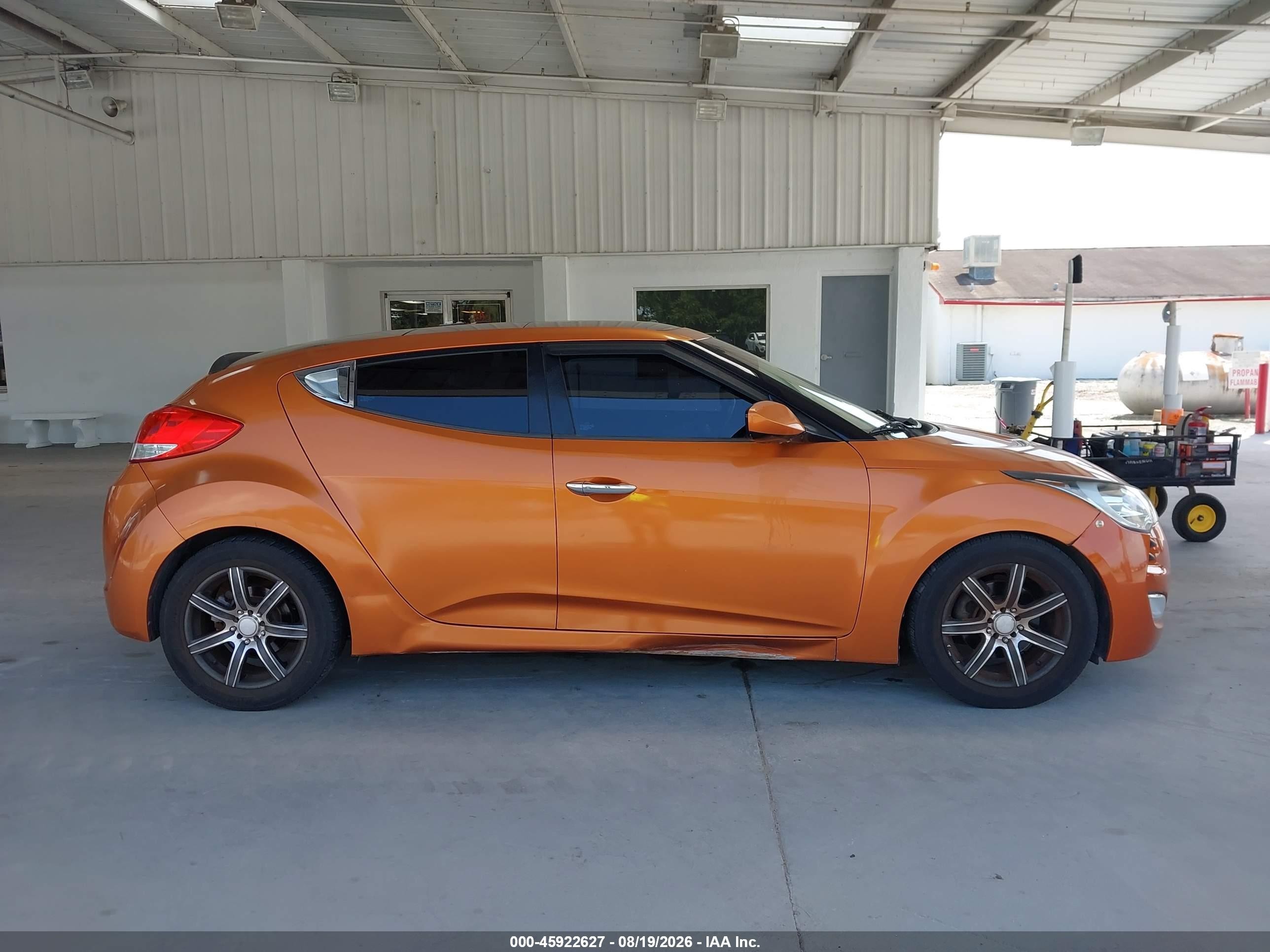 2012 Hyundai Veloster Base W/black Orange vin: KMHTC6AD3CU074787
