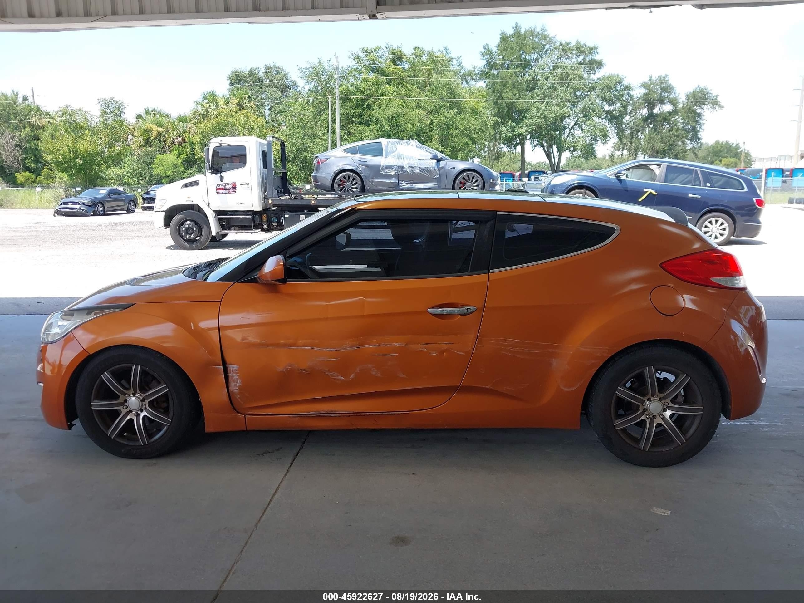 2012 Hyundai Veloster Base W/black Orange vin: KMHTC6AD3CU074787