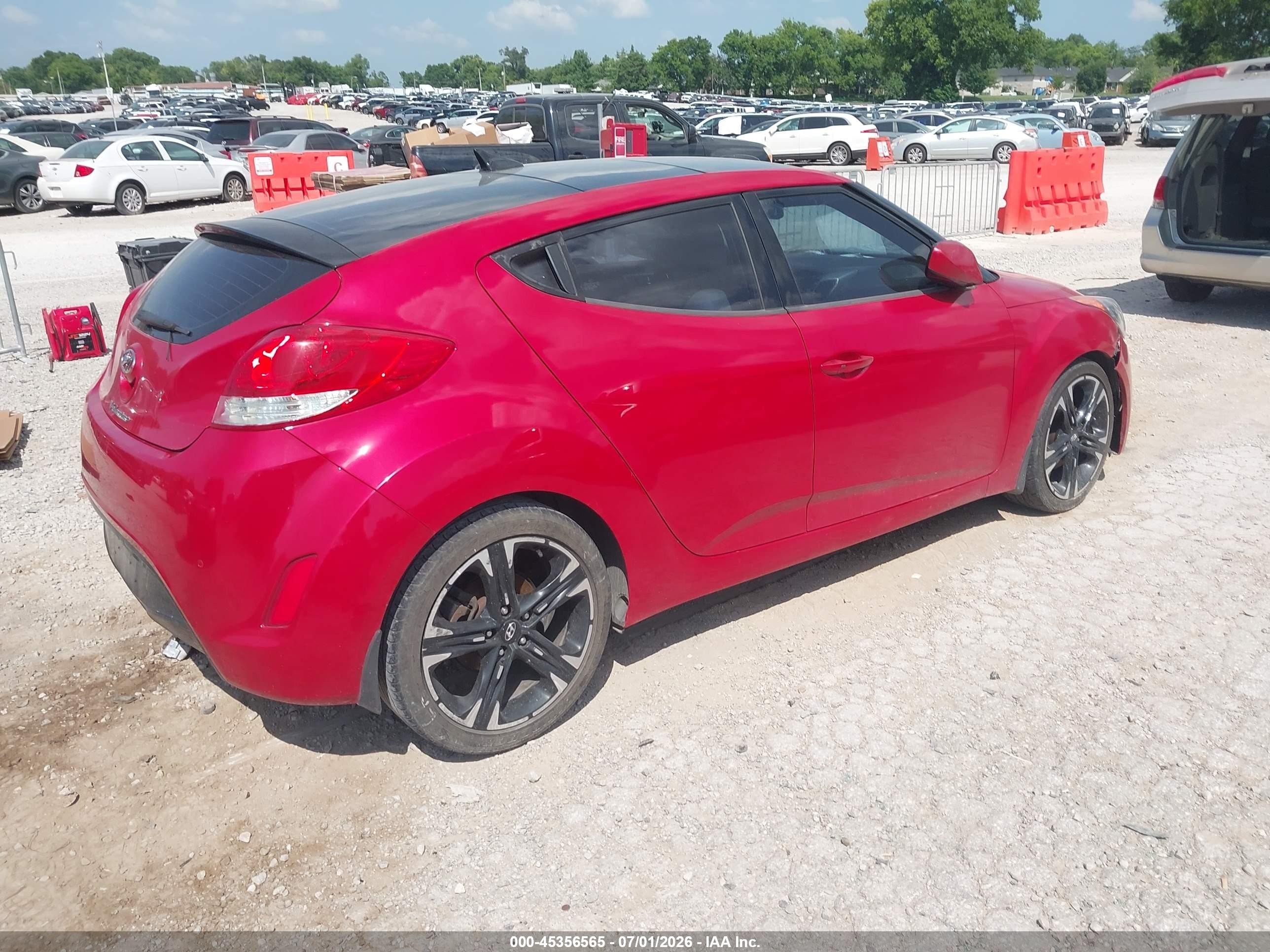 2013 Hyundai Veloster Base W/gray Red vin: KMHTC6AD3DU091915