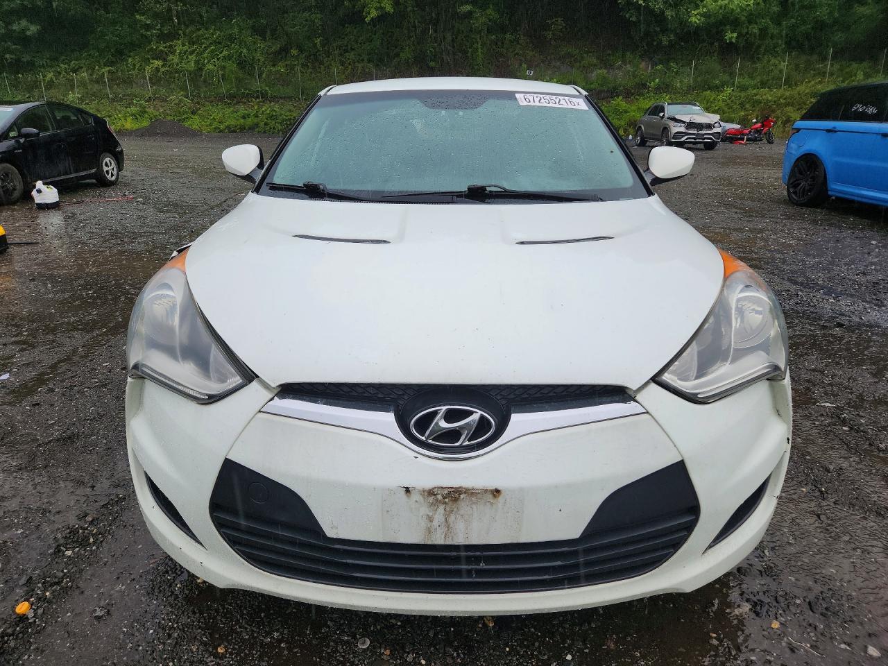 2013 Hyundai Veloster Base White vin: KMHTC6AD3DU106218
