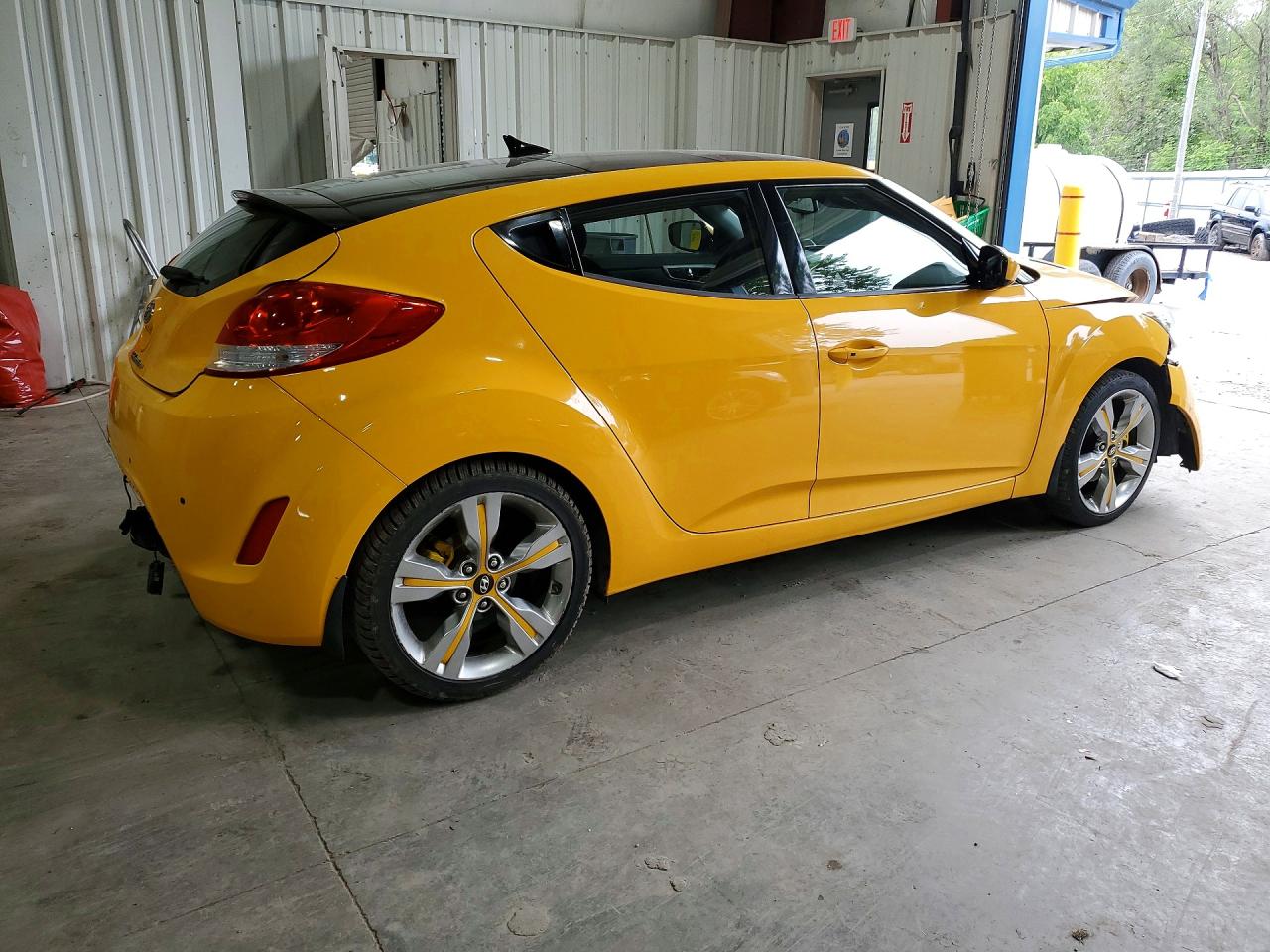 2013 Hyundai Veloster Base Yellow vin: KMHTC6AD3DU123276