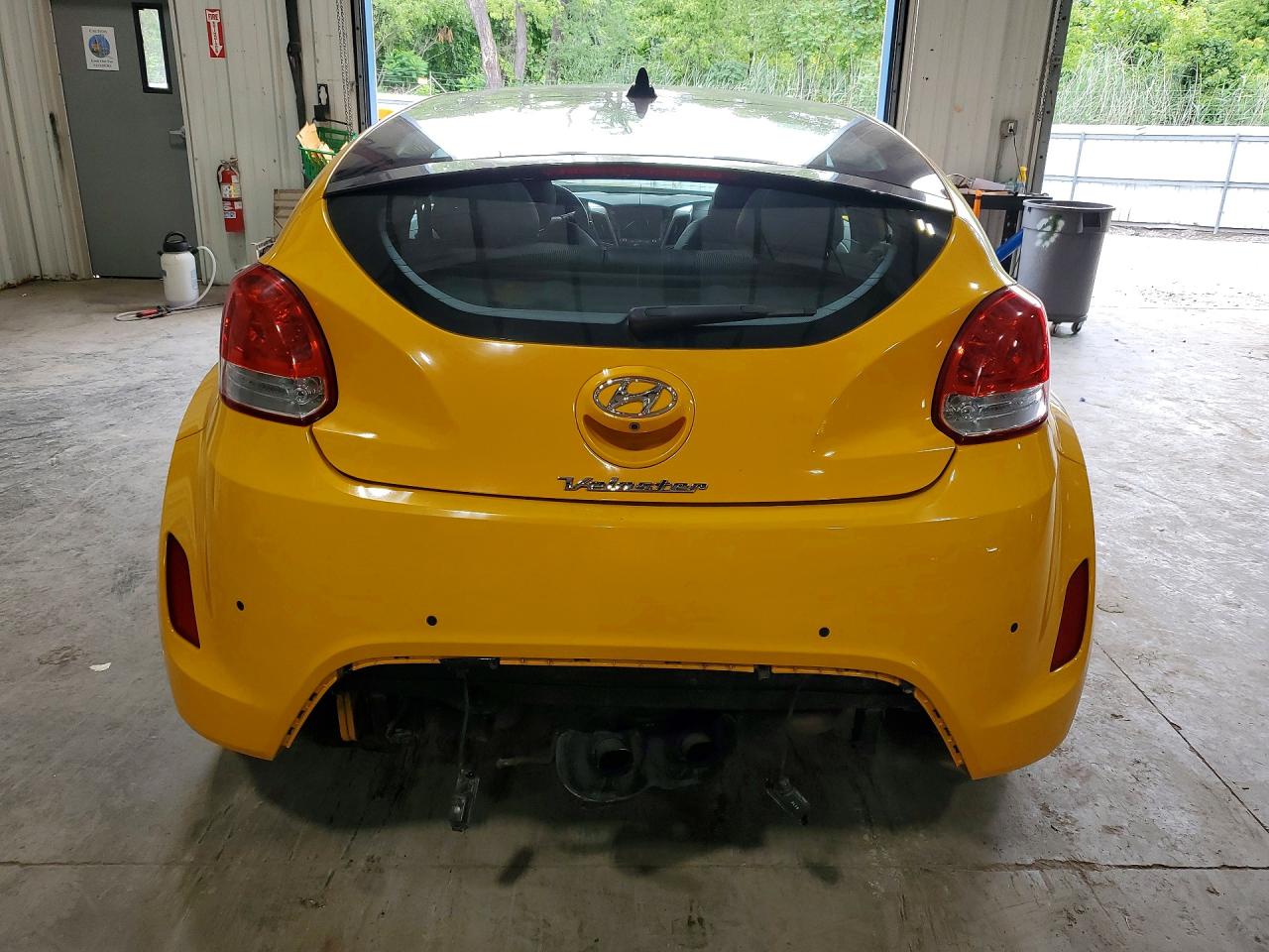 2013 Hyundai Veloster Base Yellow vin: KMHTC6AD3DU123276