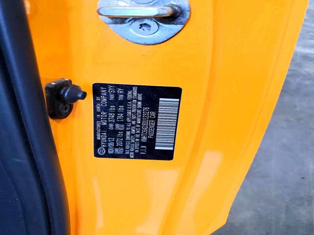 2013 Hyundai Veloster Base Yellow vin: KMHTC6AD3DU123276
