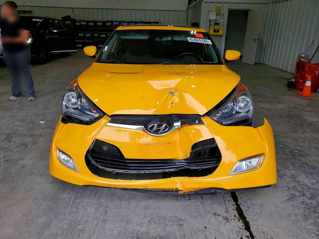 2013 Hyundai Veloster Base Yellow vin: KMHTC6AD3DU123276