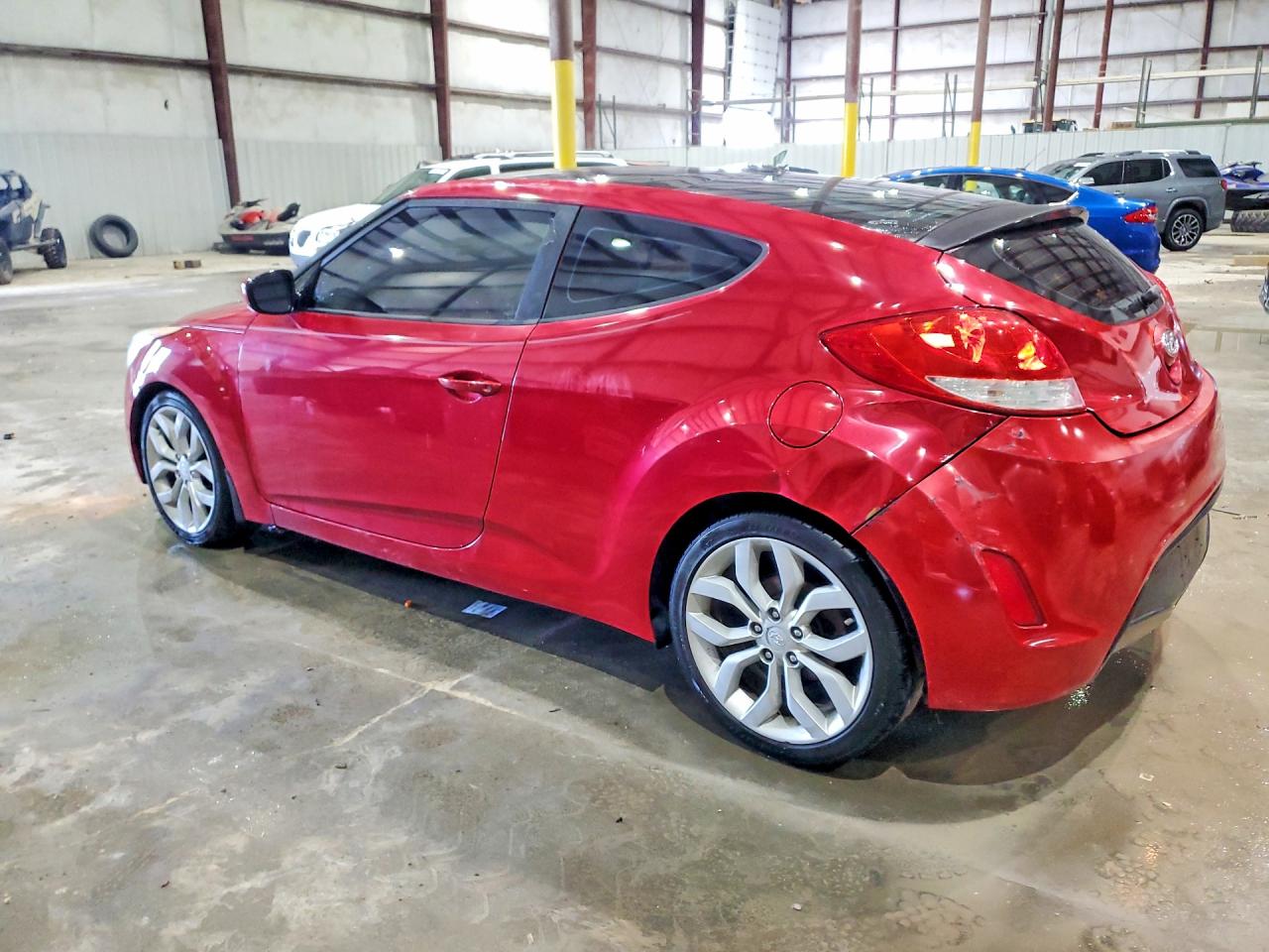 2013 Hyundai Veloster Base Red vin: KMHTC6AD3DU126842