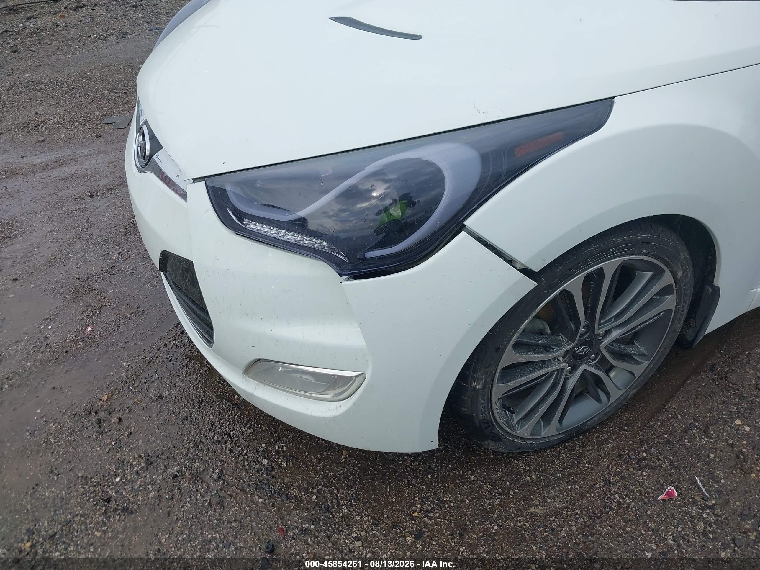 2013 Hyundai Veloster Base W/gray White vin: KMHTC6AD3DU133239