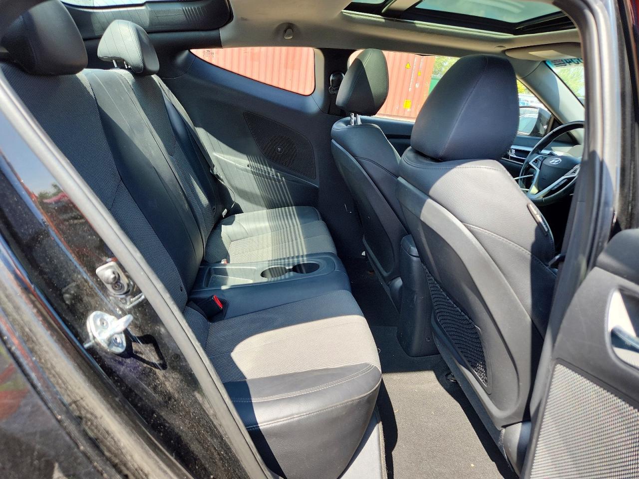 2013 Hyundai Veloster Base Black vin: KMHTC6AD3DU141714