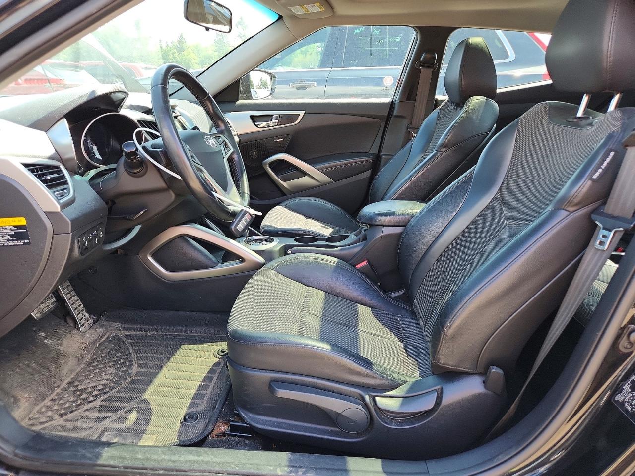 2013 Hyundai Veloster Base Black vin: KMHTC6AD3DU141714