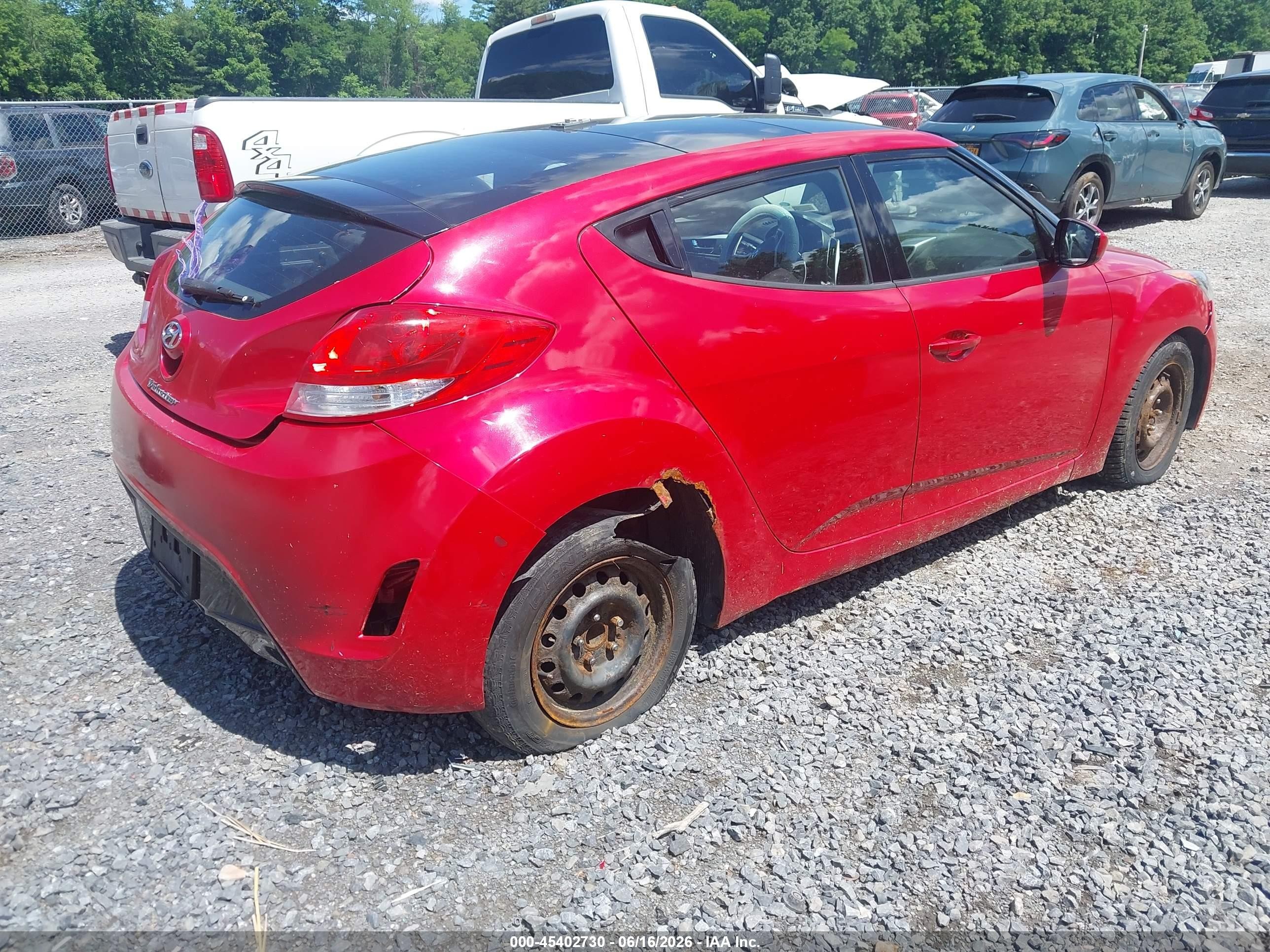 2013 Hyundai Veloster Base W/red Red vin: KMHTC6AD3DU142653