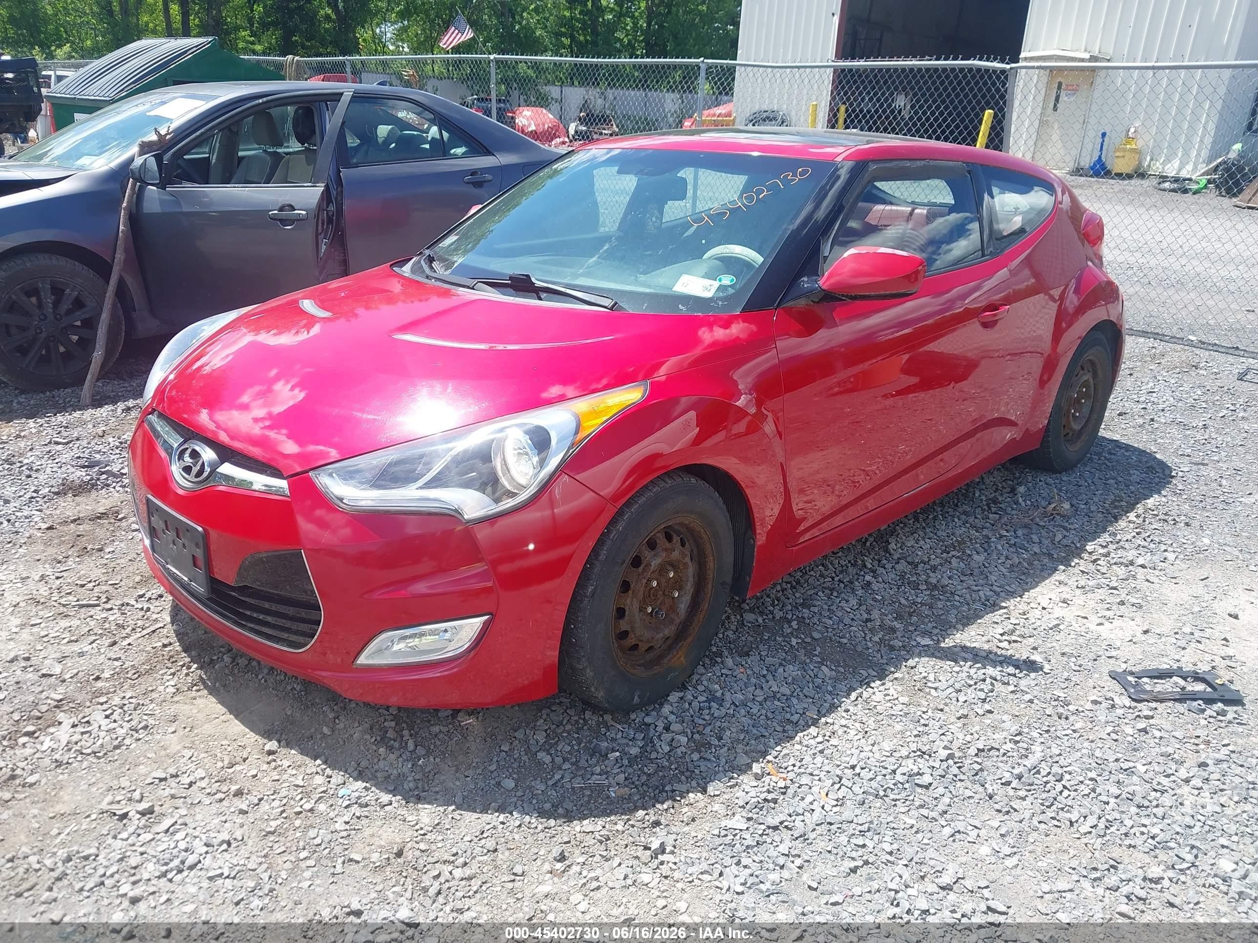 2013 Hyundai Veloster Base W/red Red vin: KMHTC6AD3DU142653