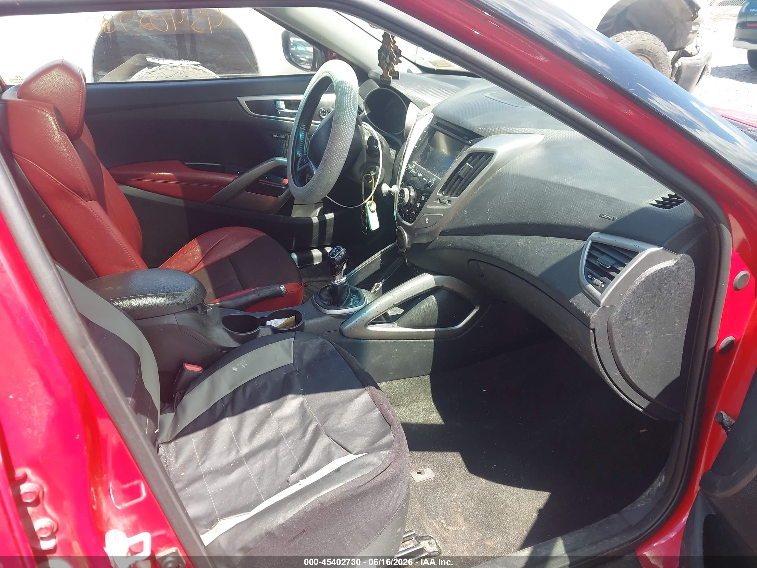 2013 Hyundai Veloster Base W/red Red vin: KMHTC6AD3DU142653