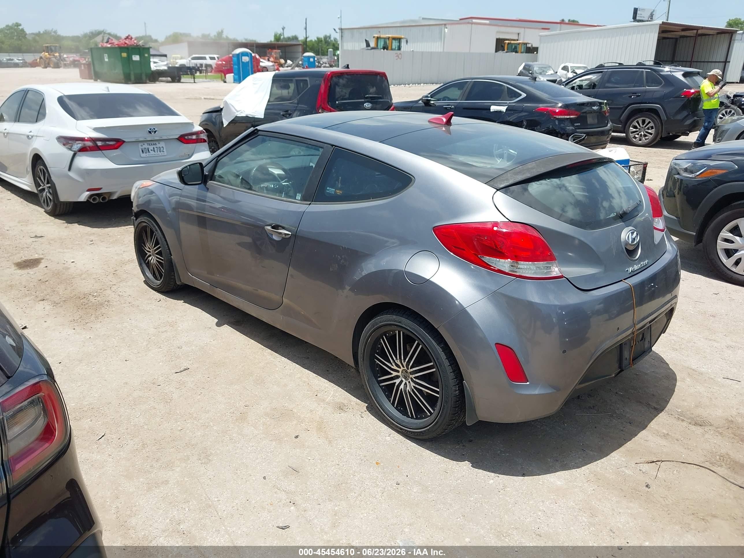2013 Hyundai Veloster Base W/black Gray vin: KMHTC6AD3DU146699