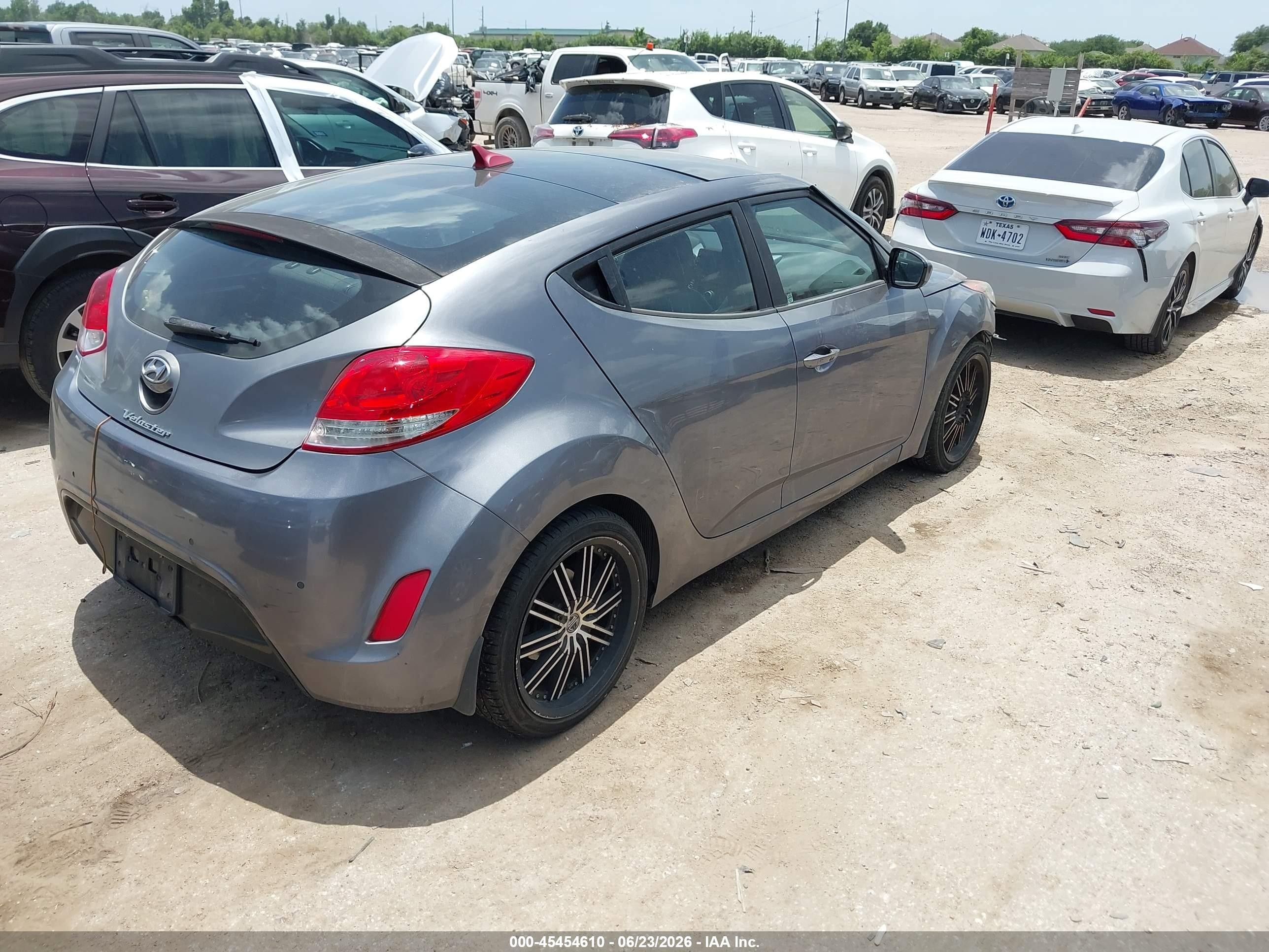 2013 Hyundai Veloster Base W/black Gray vin: KMHTC6AD3DU146699