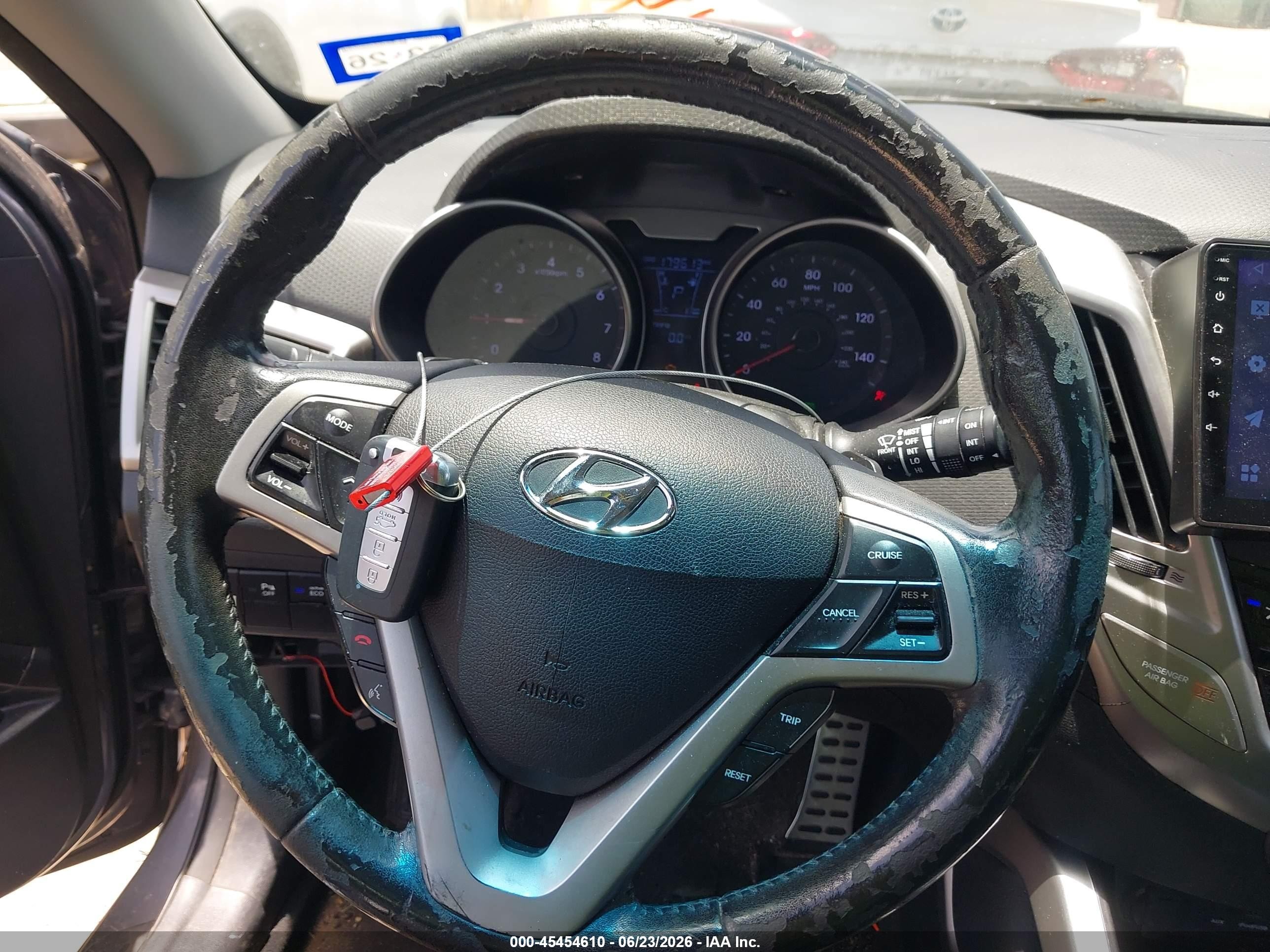 2013 Hyundai Veloster Base W/black Gray vin: KMHTC6AD3DU146699