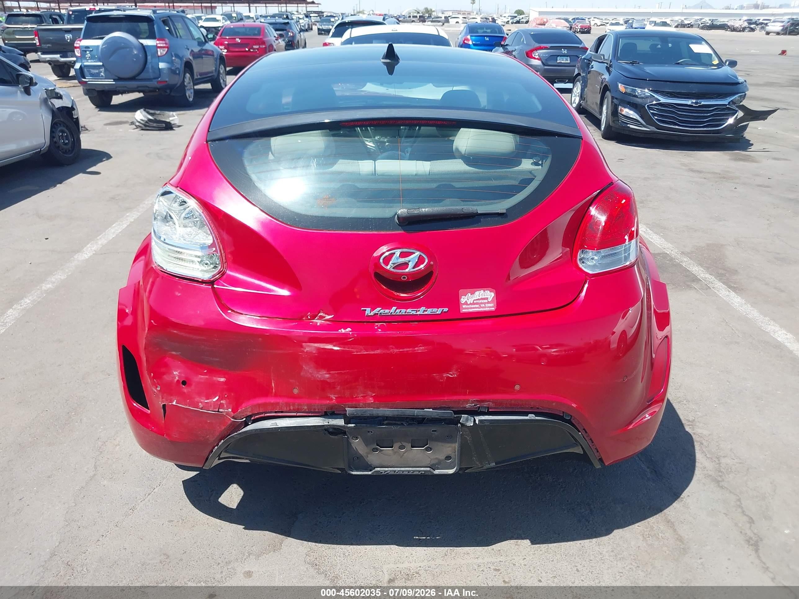 2013 Hyundai Veloster Base W/gray Red vin: KMHTC6AD3DU165608