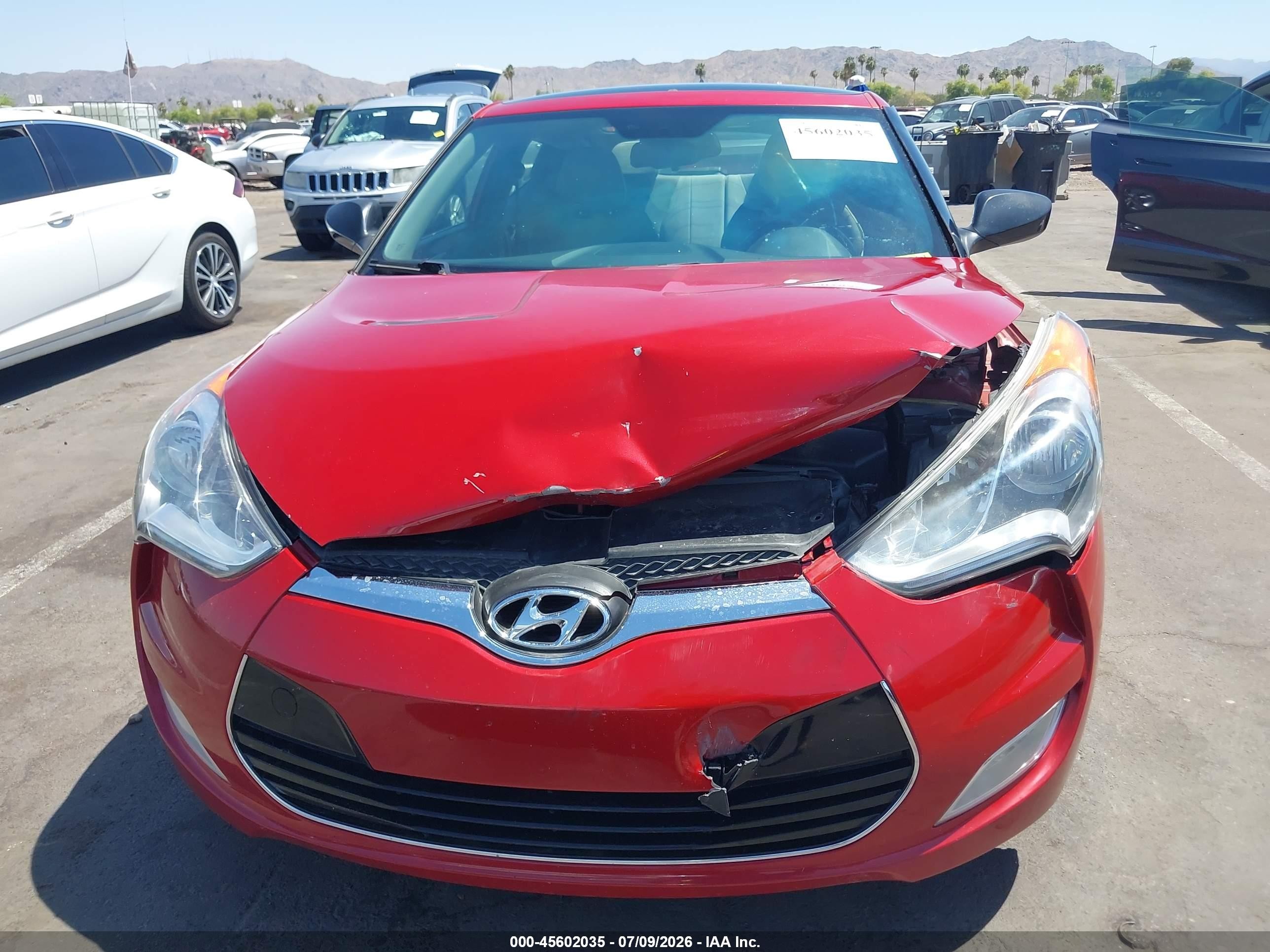 2013 Hyundai Veloster Base W/gray Red vin: KMHTC6AD3DU165608