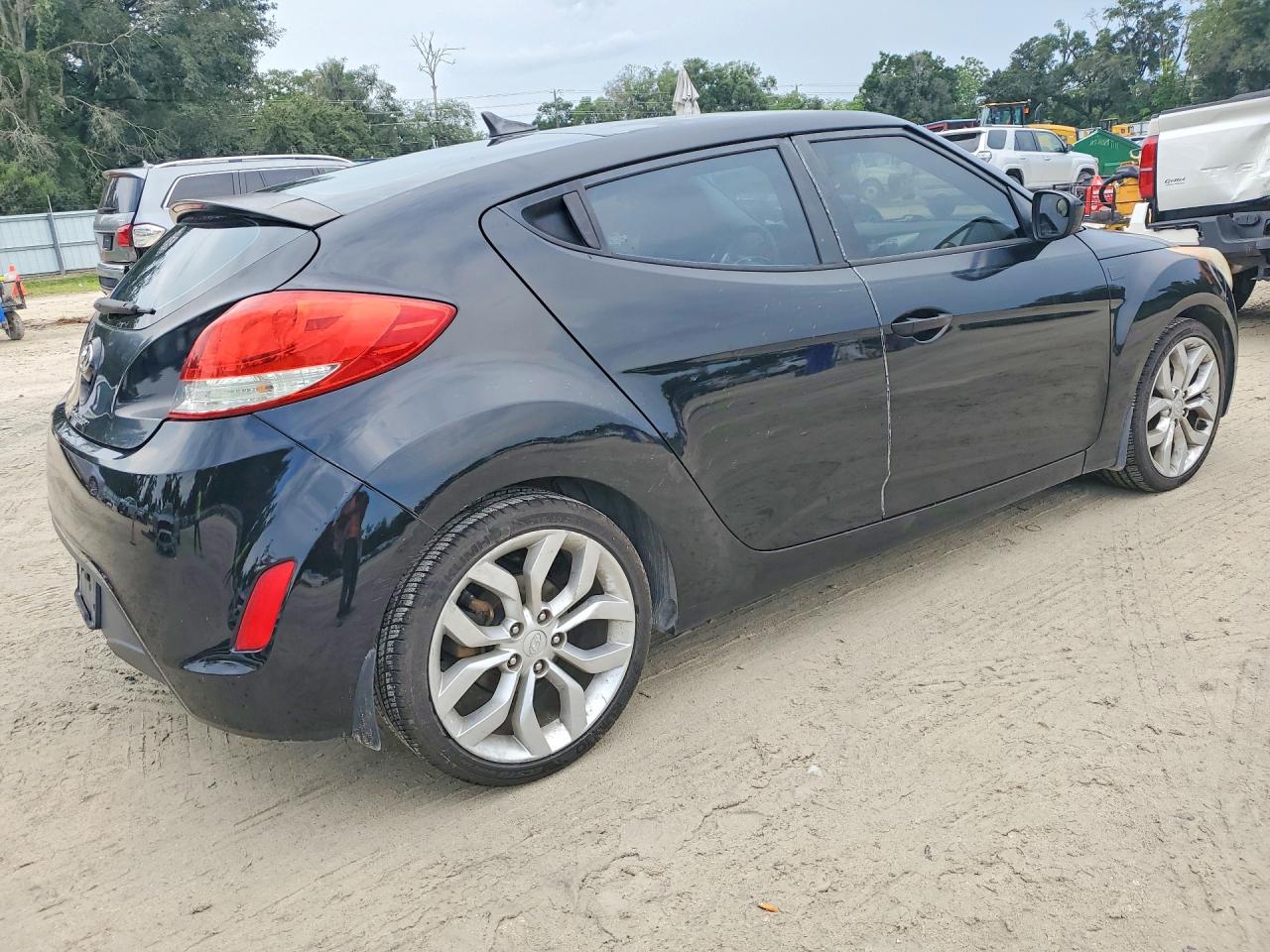 2013 Hyundai Veloster Base Black vin: KMHTC6AD3DU176060
