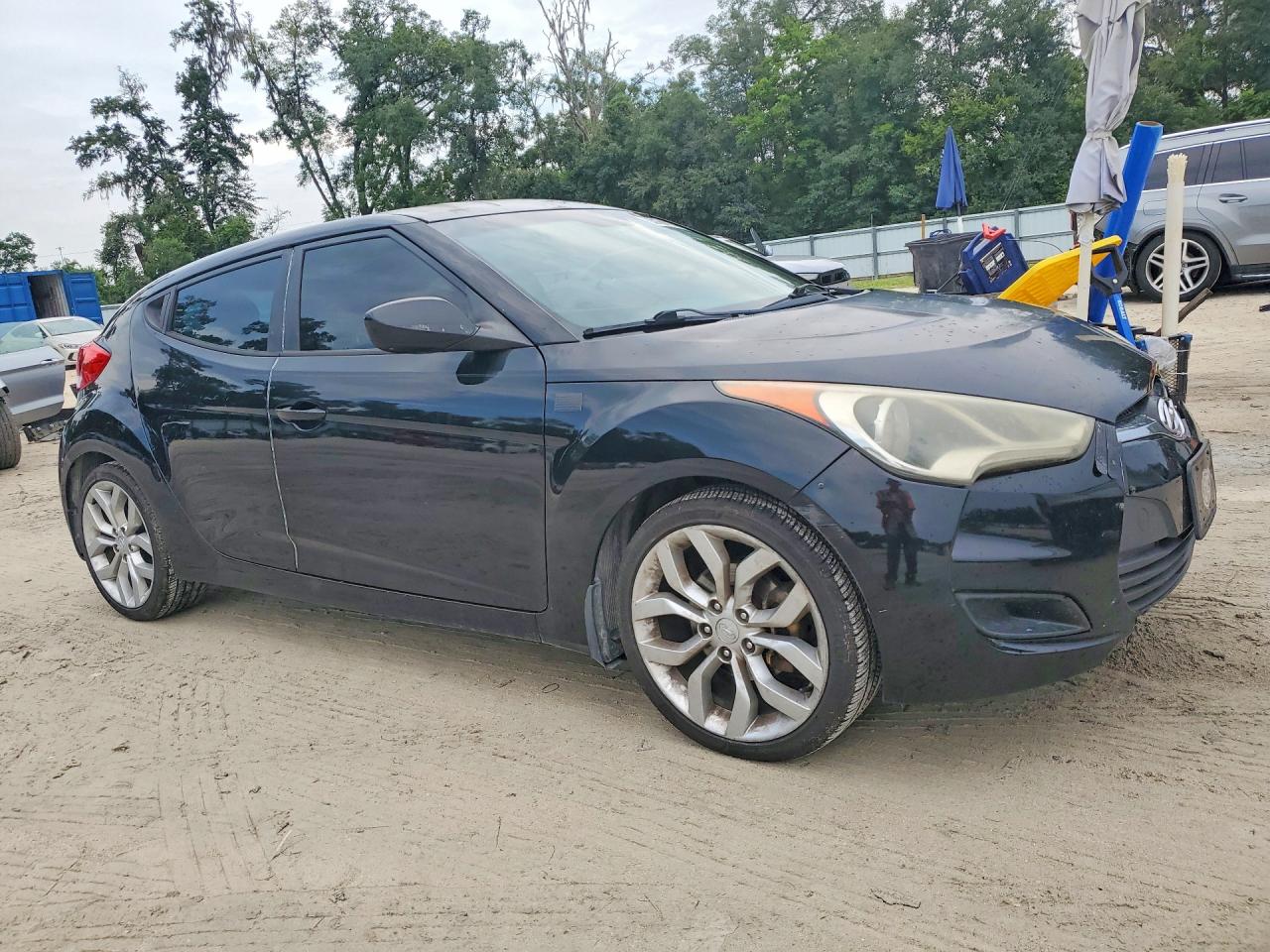 2013 Hyundai Veloster Base Black vin: KMHTC6AD3DU176060