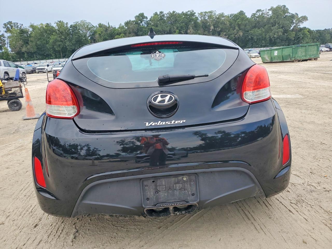 2013 Hyundai Veloster Base Black vin: KMHTC6AD3DU176060