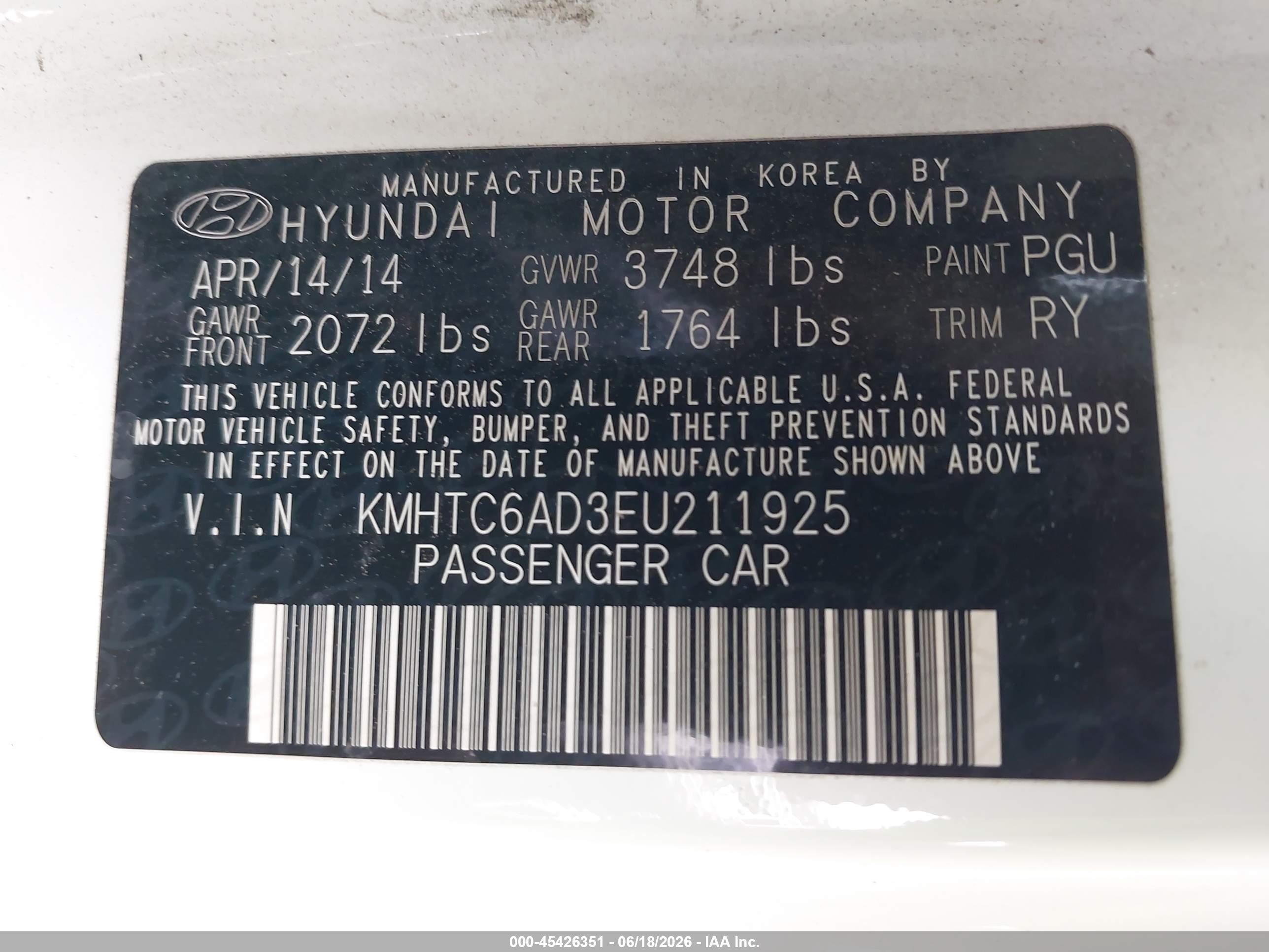 2014 Hyundai Veloster Base W/black White vin: KMHTC6AD3EU211925