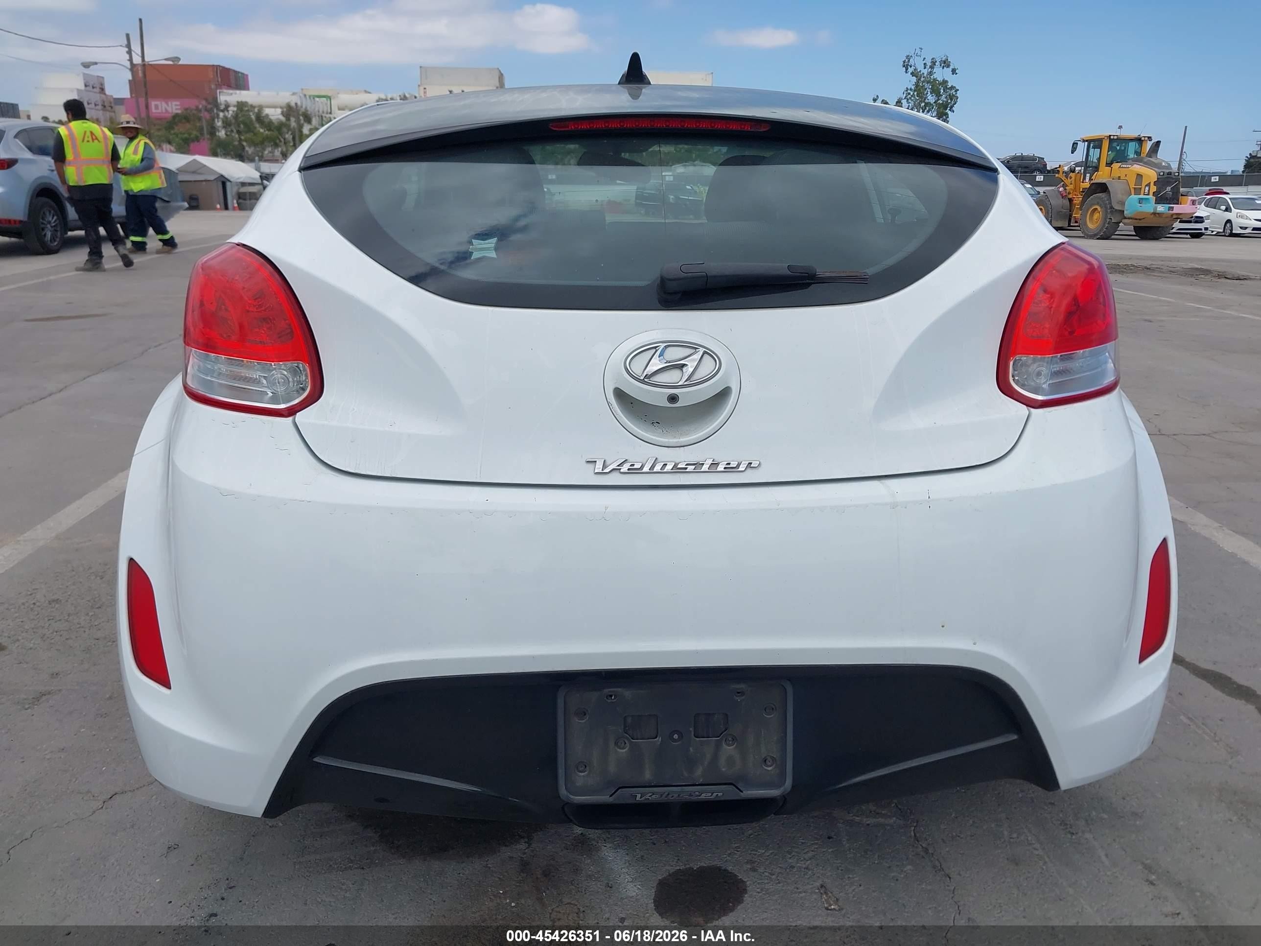 2014 Hyundai Veloster Base W/black White vin: KMHTC6AD3EU211925