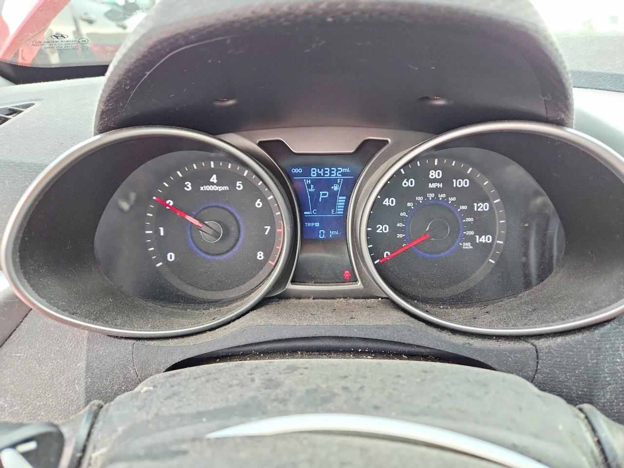 2015 Hyundai Veloster Base Burgundy vin: KMHTC6AD3FU224577