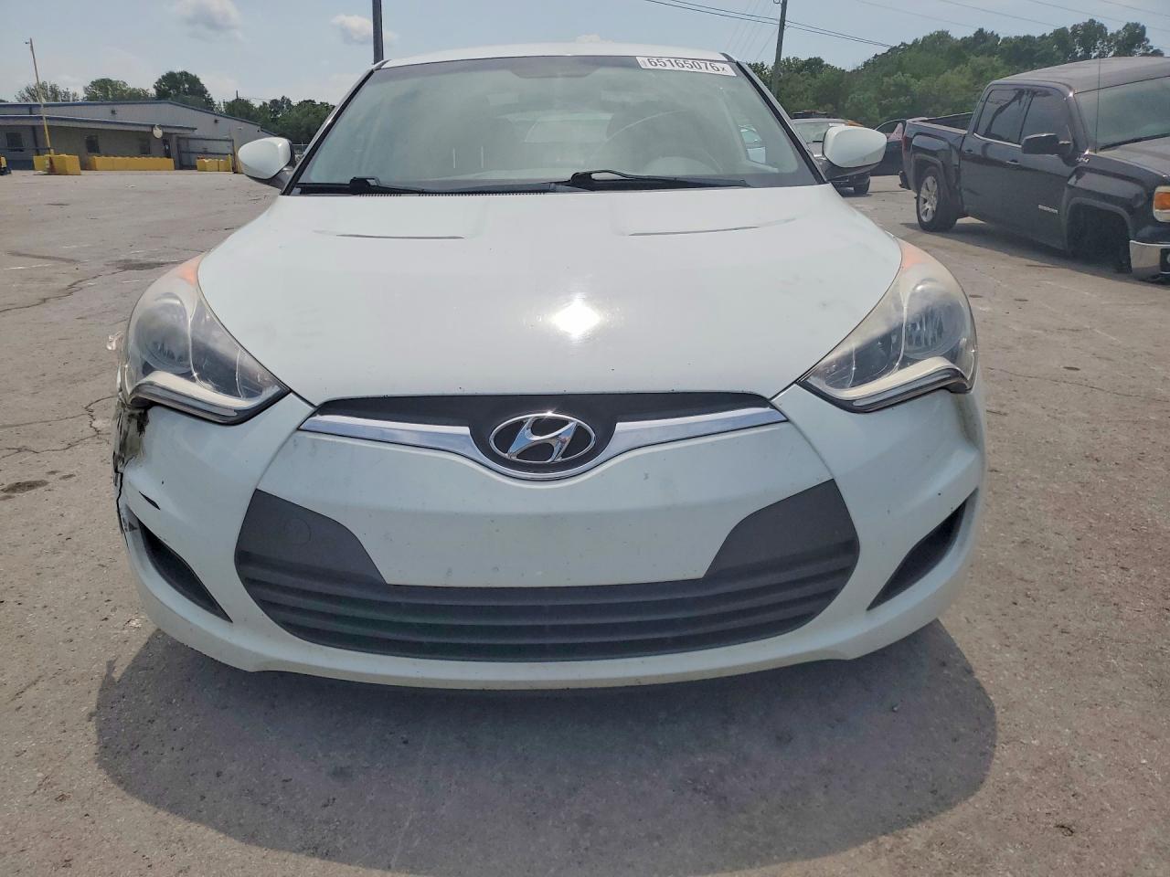 2015 Hyundai Veloster Base White vin: KMHTC6AD3FU226295