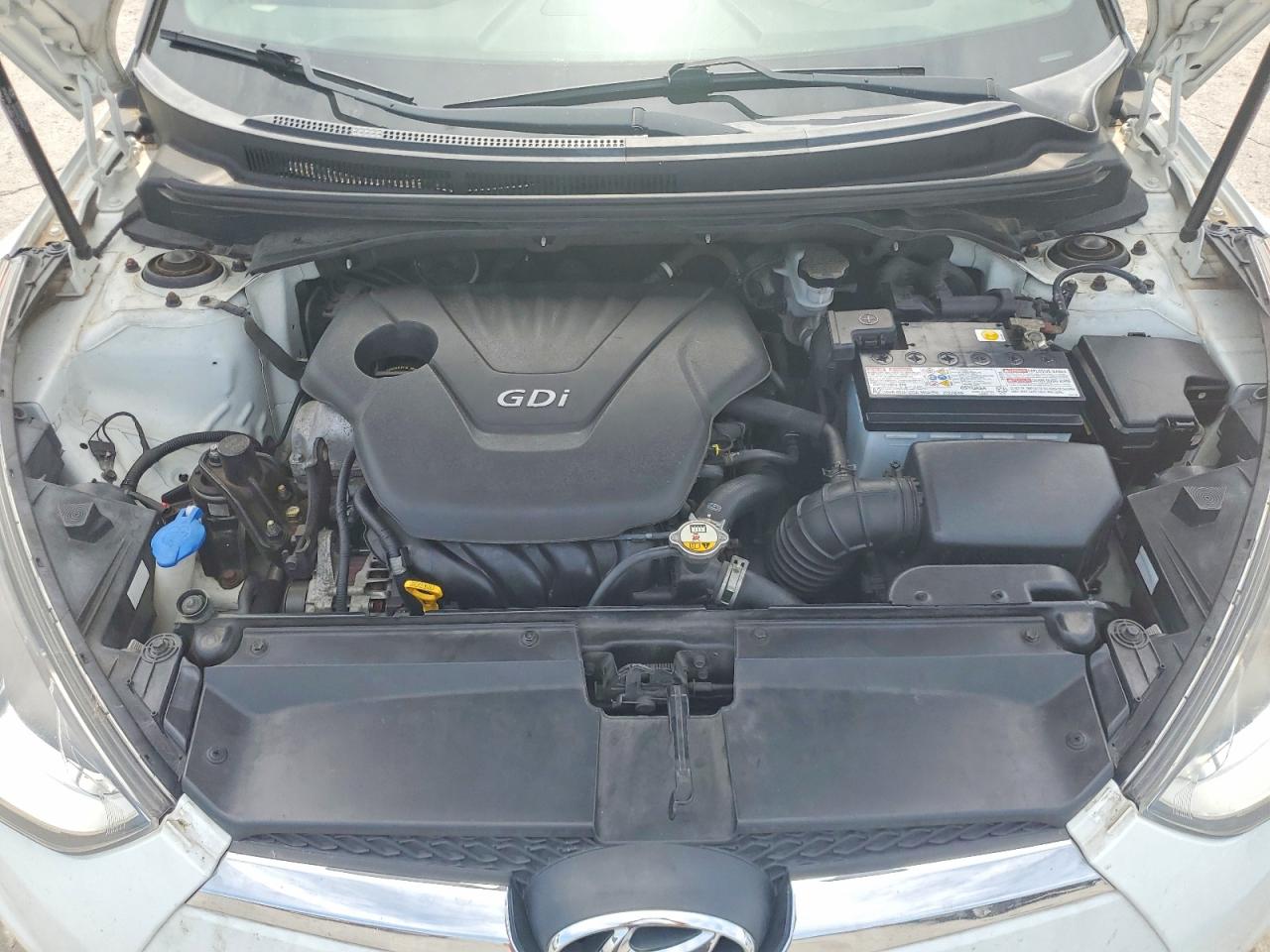 2015 Hyundai Veloster Base White vin: KMHTC6AD3FU226295