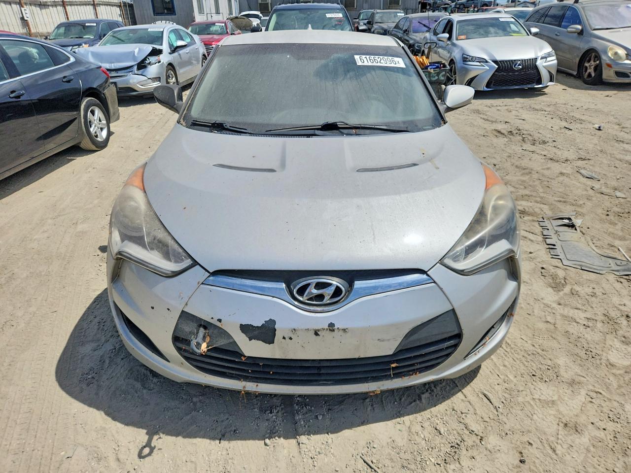 2015 Hyundai Veloster Base Silver vin: KMHTC6AD3FU239306