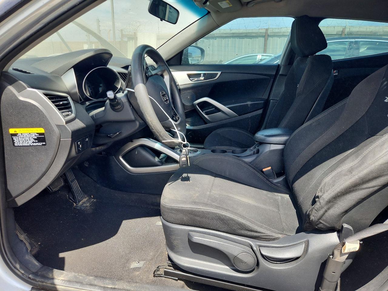 2015 Hyundai Veloster Base Silver vin: KMHTC6AD3FU239306