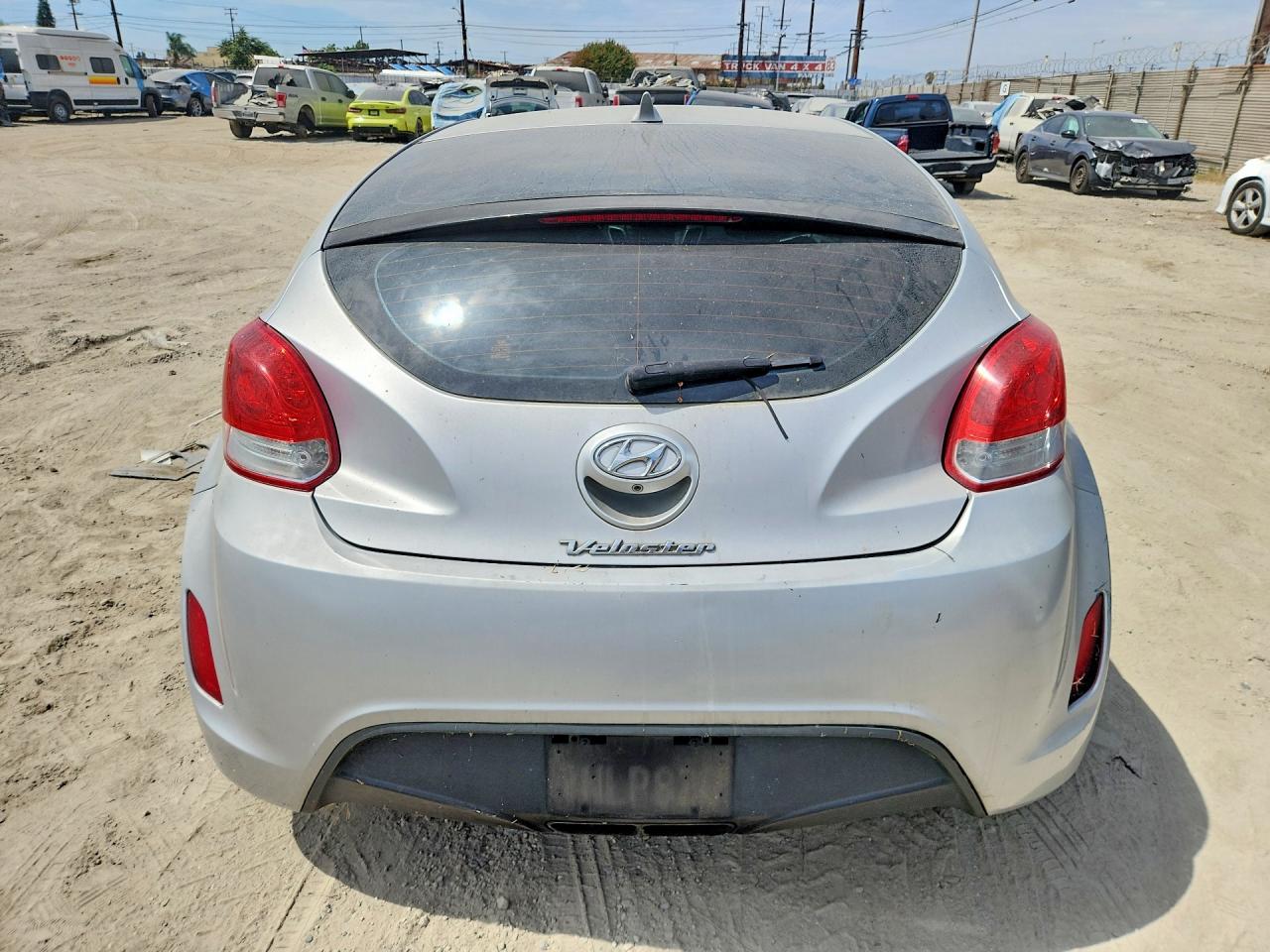 2015 Hyundai Veloster Base Silver vin: KMHTC6AD3FU239306