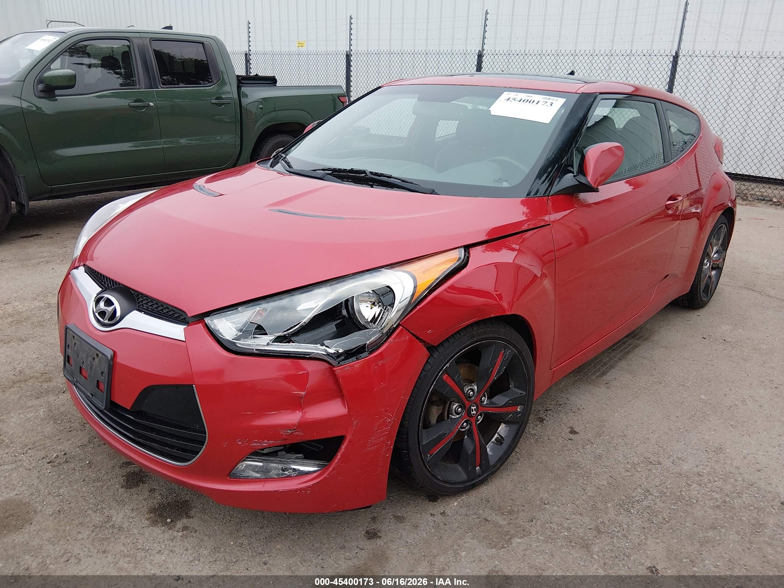 2015 Hyundai Veloster   Red vin: KMHTC6AD3FU241329