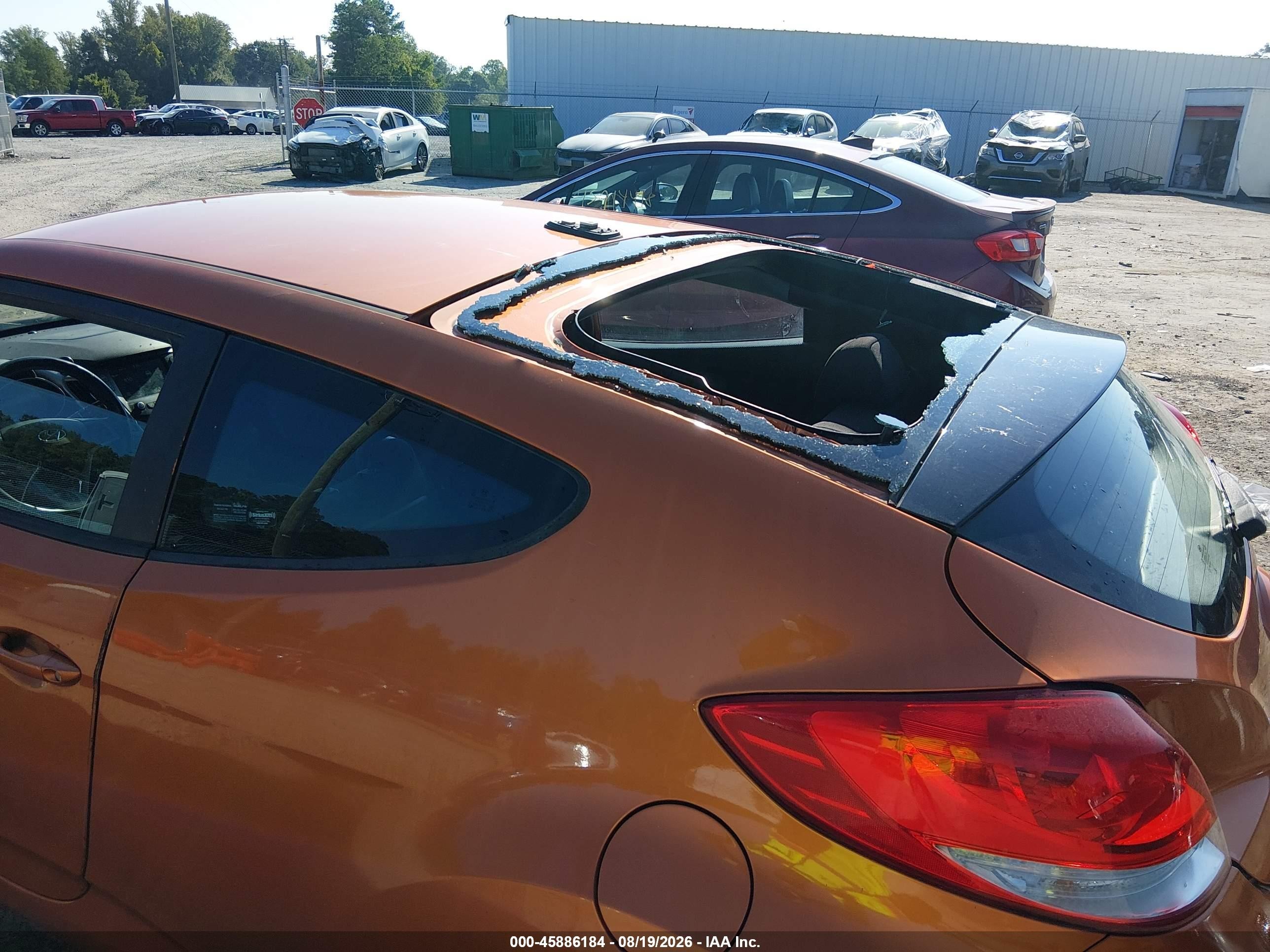 2017 Hyundai Veloster   Orange vin: KMHTC6AD3HU308353