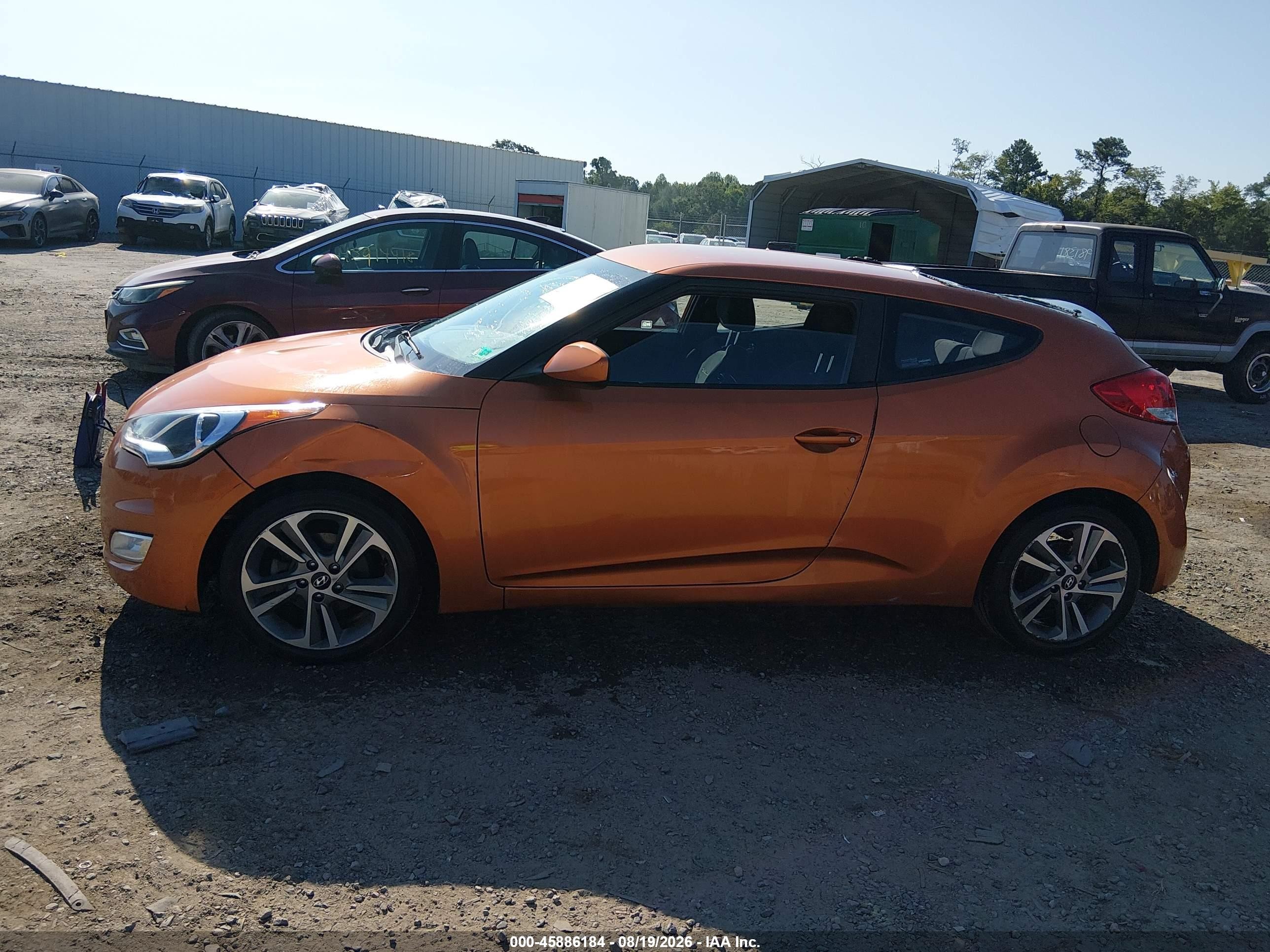 2017 Hyundai Veloster   Orange vin: KMHTC6AD3HU308353