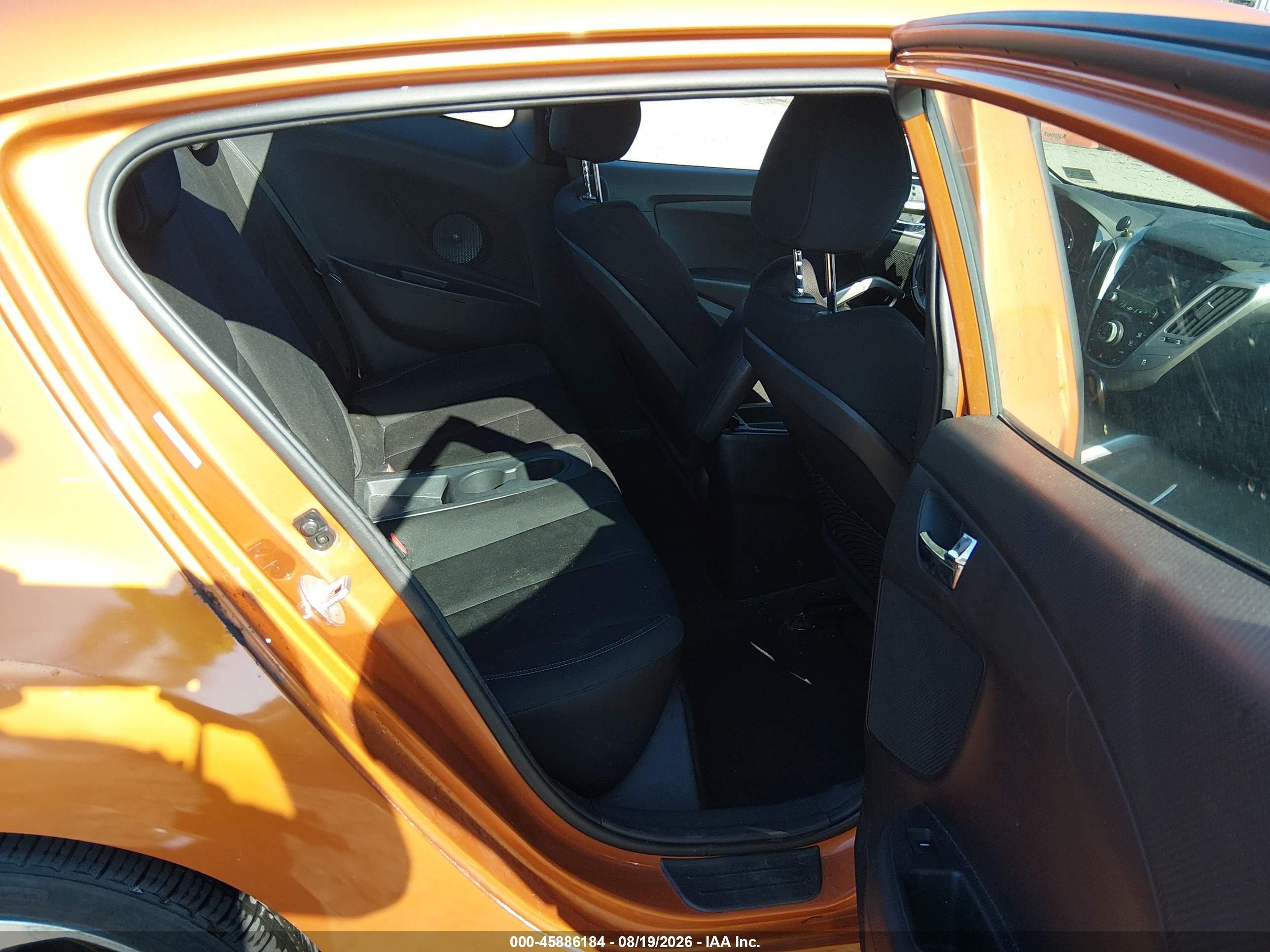 2017 Hyundai Veloster   Orange vin: KMHTC6AD3HU308353