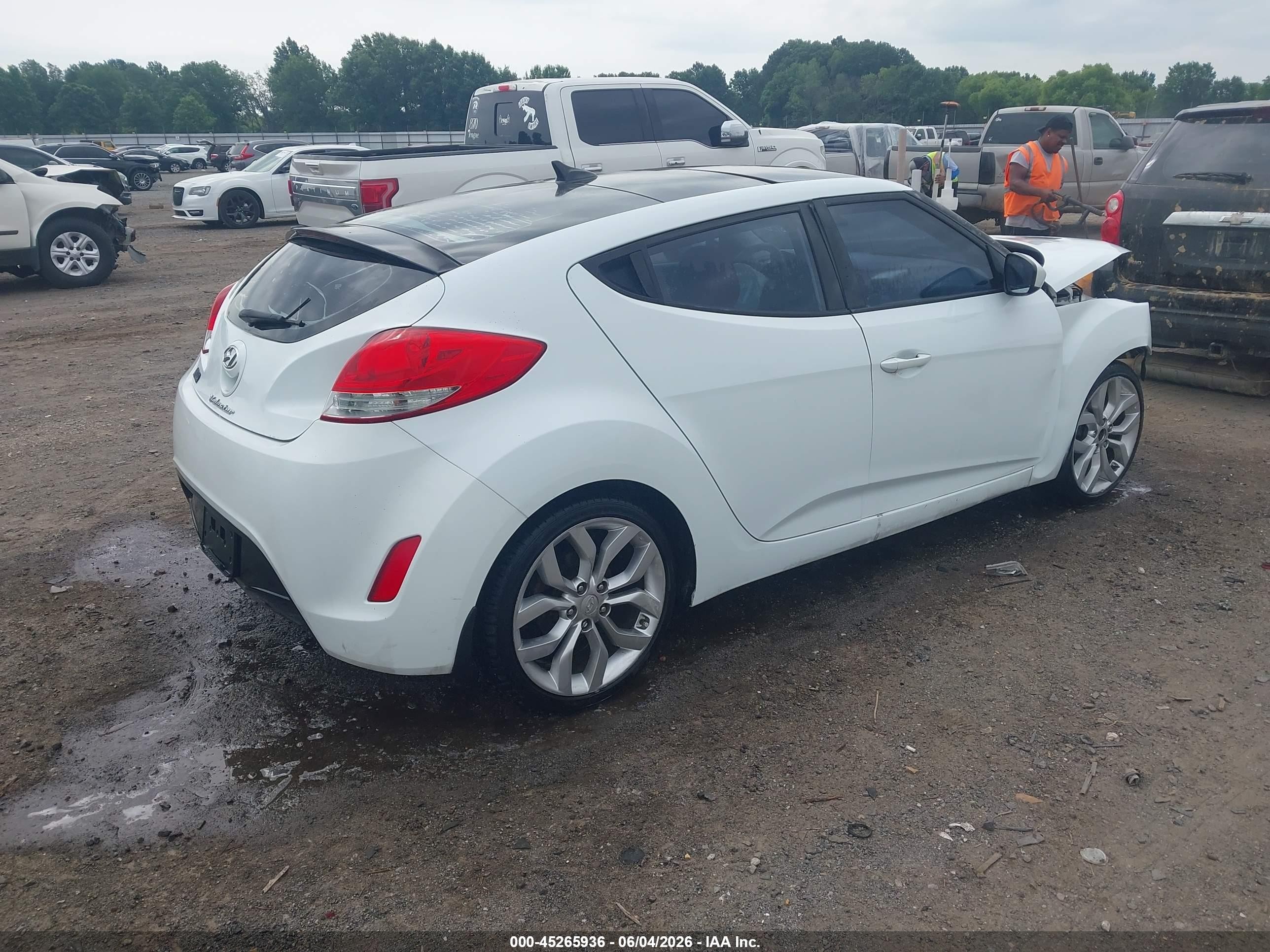 2012 Hyundai Veloster Base W/red/black Белый vin: KMHTC6AD4CU062938