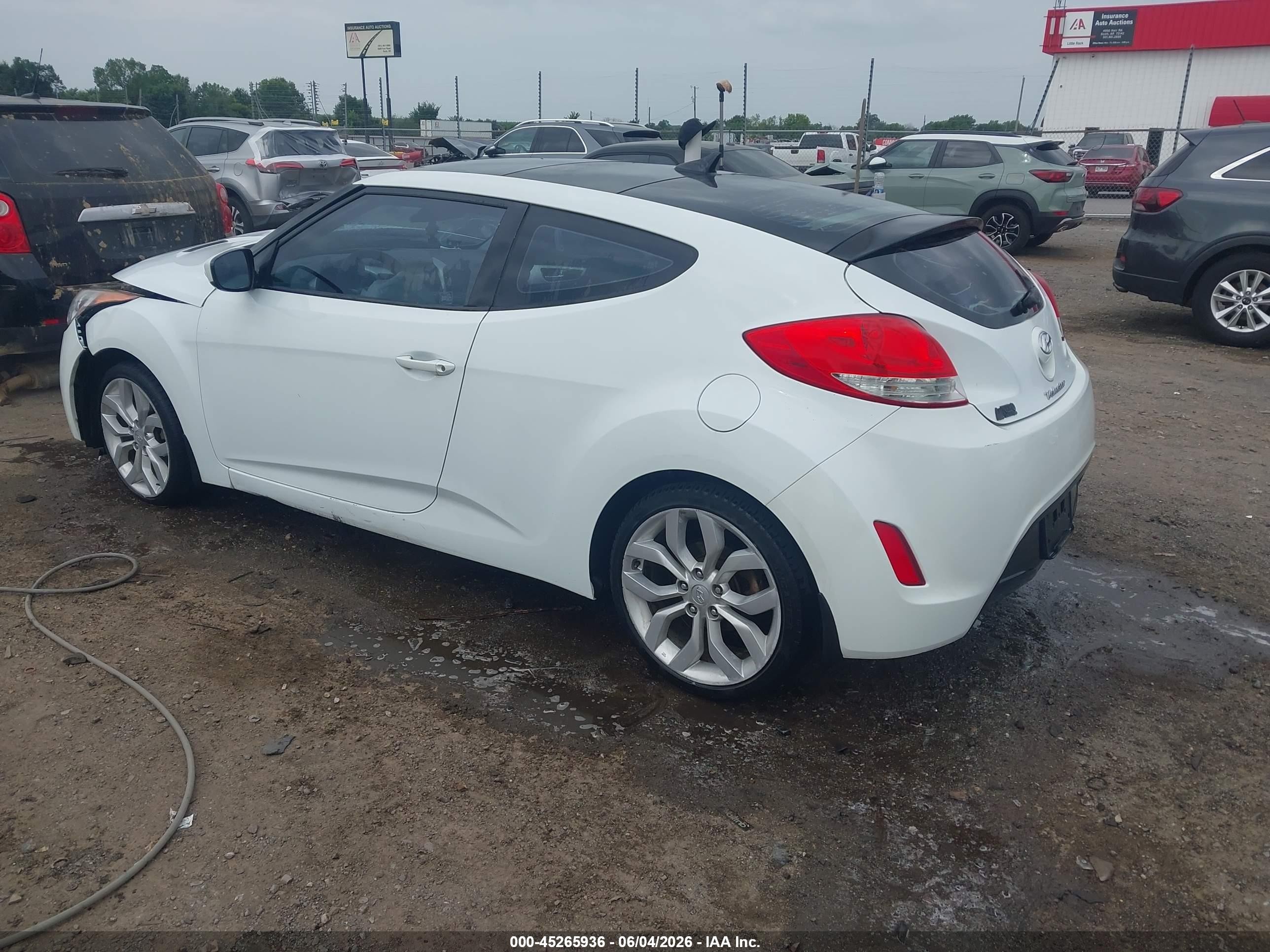 2012 Hyundai Veloster Base W/red/black Белый vin: KMHTC6AD4CU062938