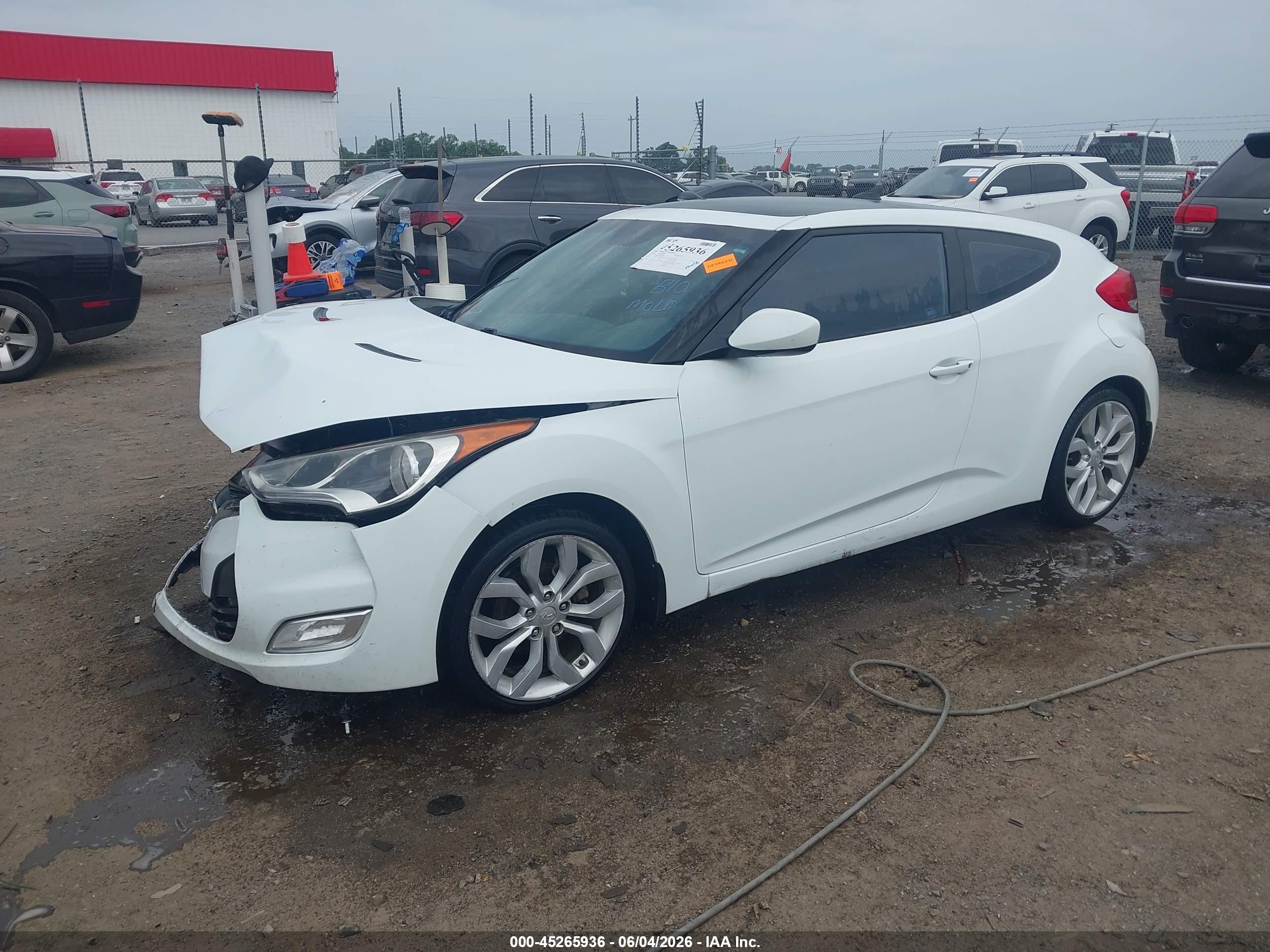 2012 Hyundai Veloster Base W/red/black Белый vin: KMHTC6AD4CU062938