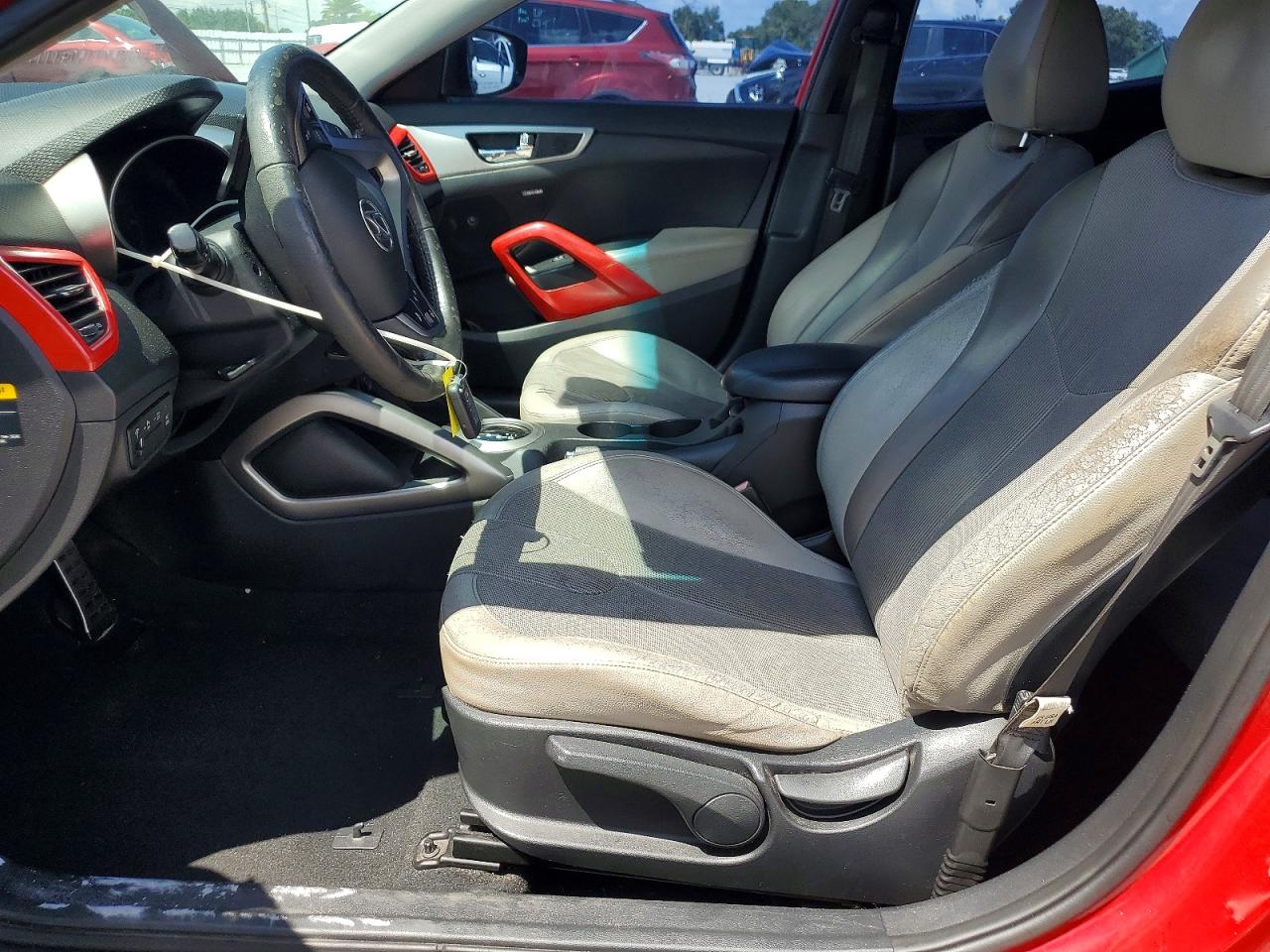 2012 Hyundai Veloster Base Red vin: KMHTC6AD4CU071624