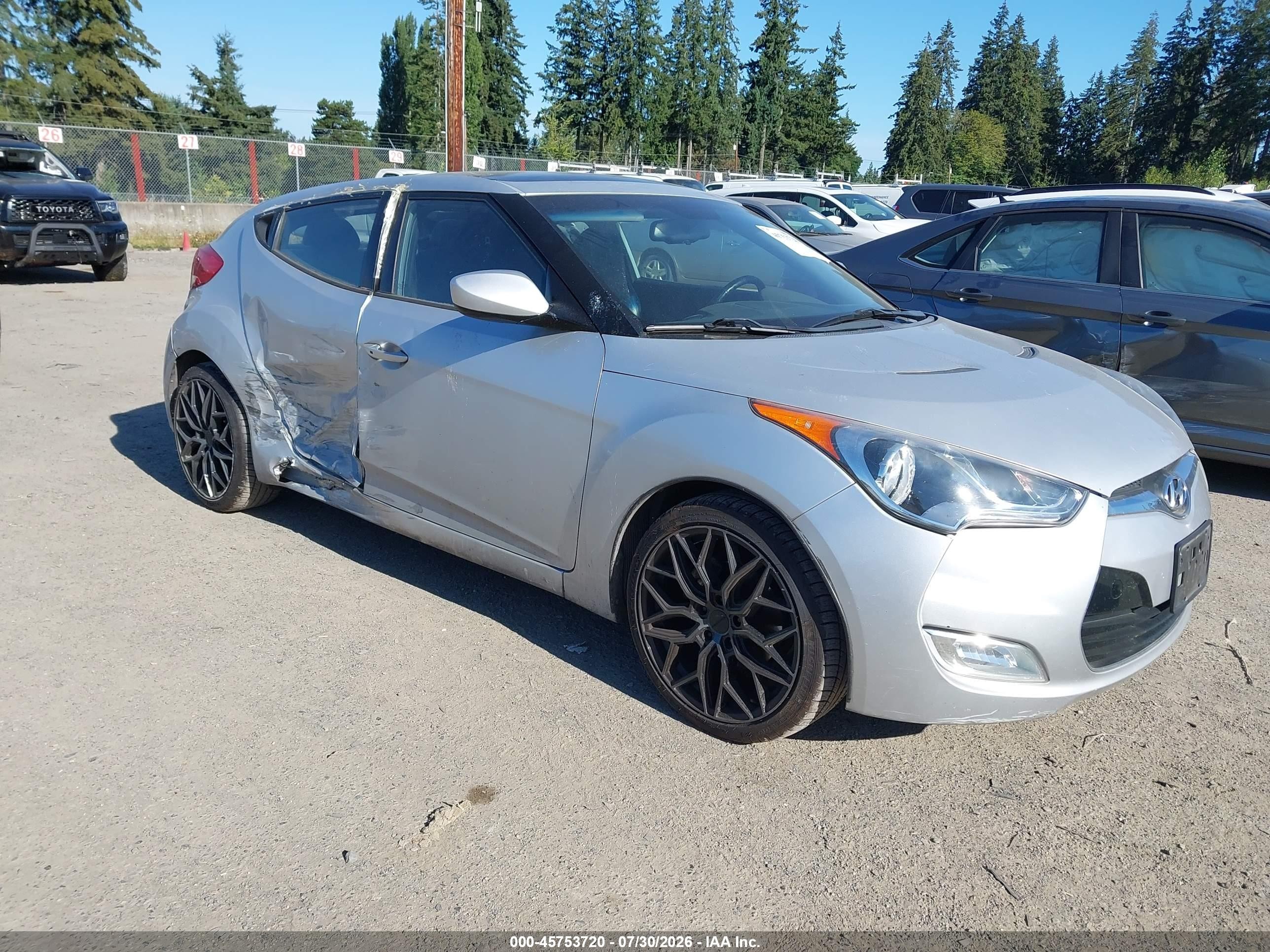 2012 Hyundai Veloster Base W/black White vin: KMHTC6AD4CU077133