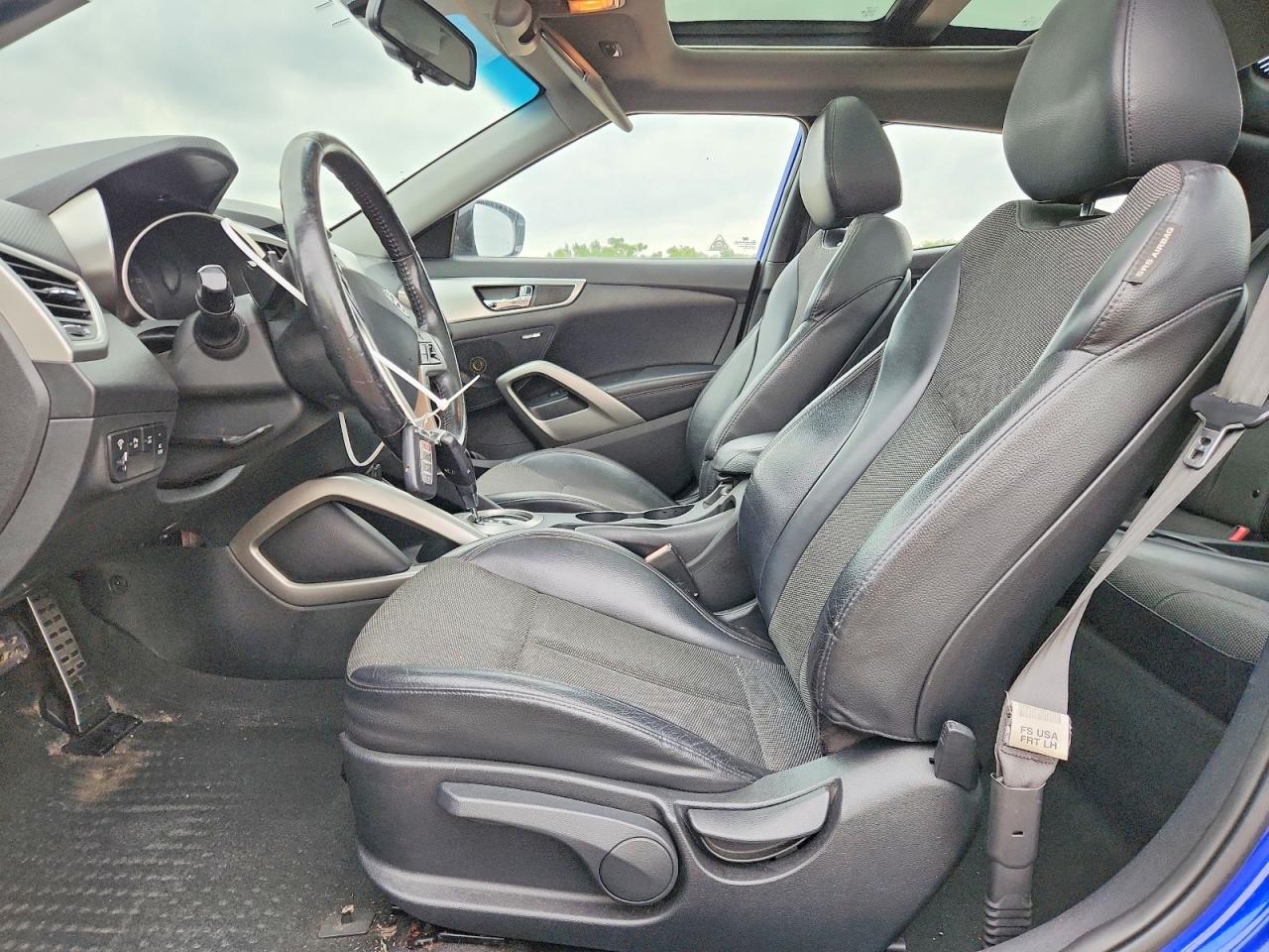 2013 Hyundai Veloster Base Blue vin: KMHTC6AD4DU094015