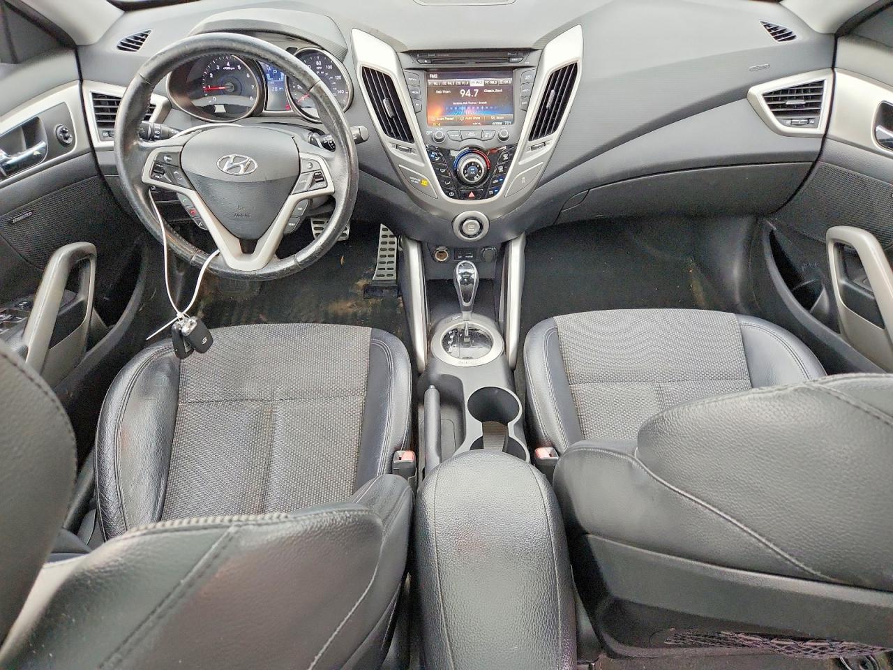 2013 Hyundai Veloster Base Blue vin: KMHTC6AD4DU094015
