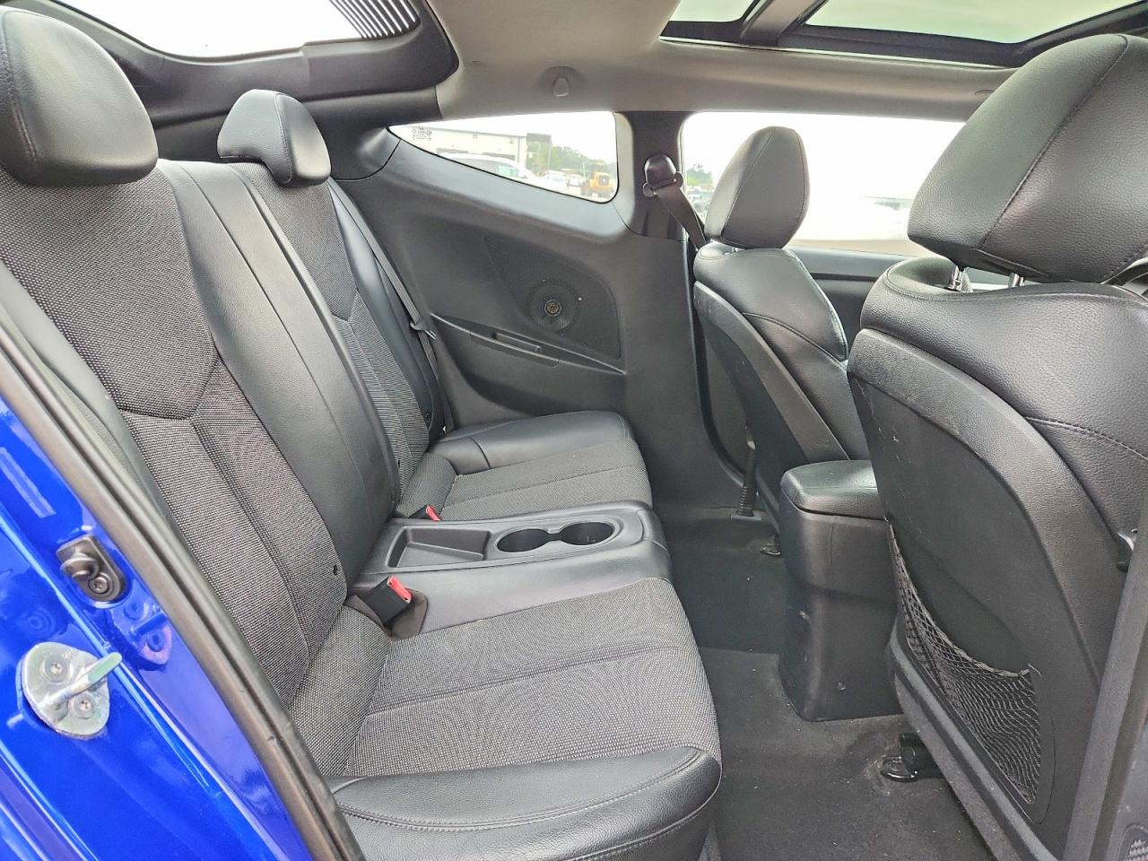 2013 Hyundai Veloster Base Blue vin: KMHTC6AD4DU094015