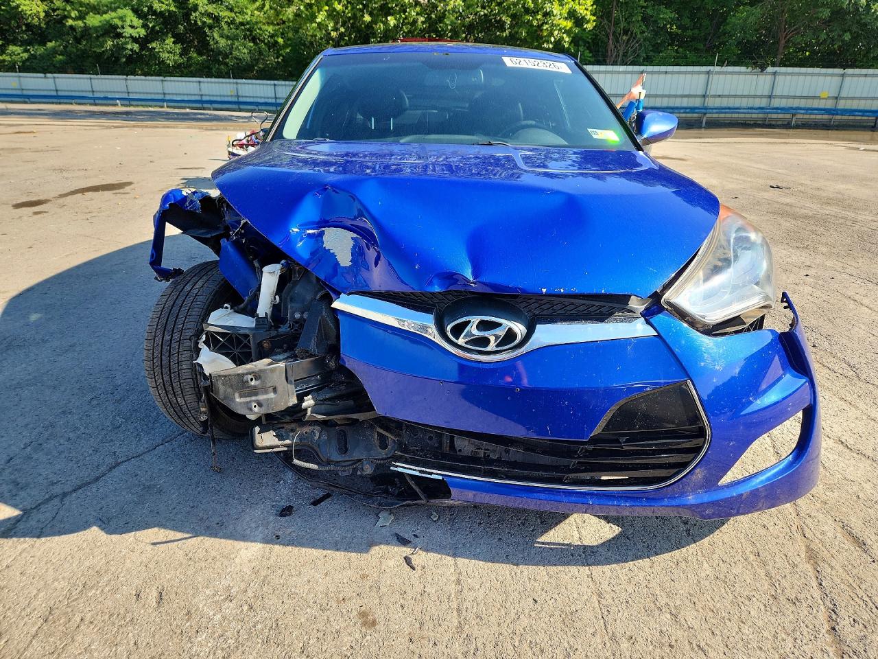2013 Hyundai Veloster Base Blue vin: KMHTC6AD4DU110262