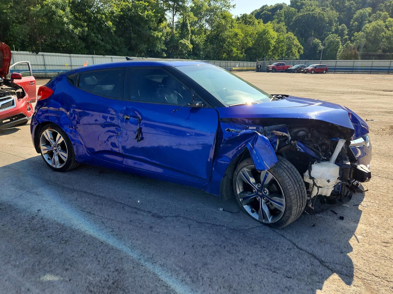 2013 Hyundai Veloster Base Blue vin: KMHTC6AD4DU110262